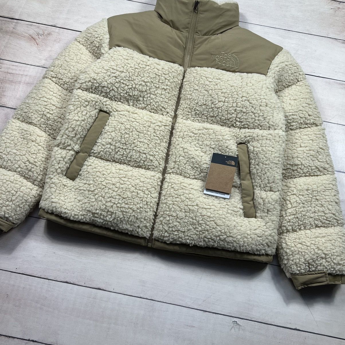 The North Face The North Face Nuptse 700 Puffer Sherpa Jacket Beige Size US M / EU 48-50 / 2 - 2 Thumbnail