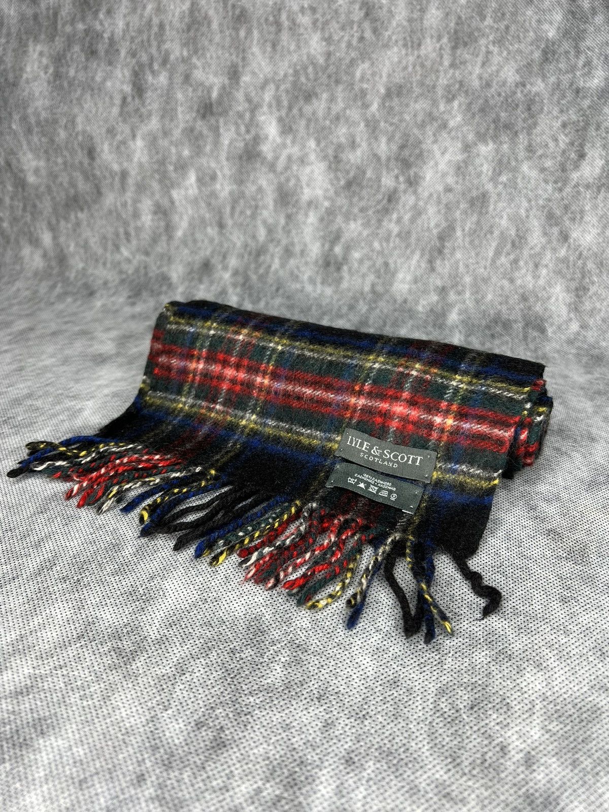 Lyle & Scott Lyle & Scott Cashemere Nova Chech Scarf Size ONE SIZE - 1 Thumbnail