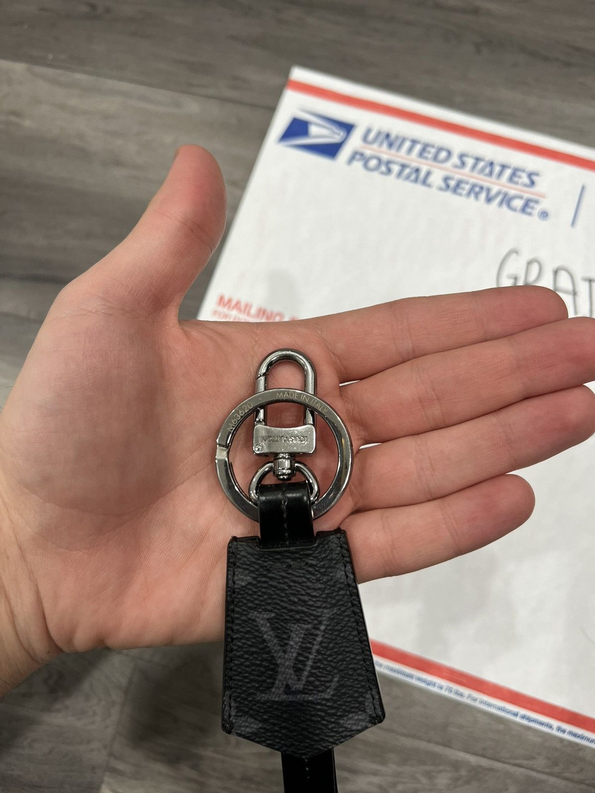 Louis Vuitton Louis Vuitton Leather Key Ring Size ONE SIZE - 4 Thumbnail