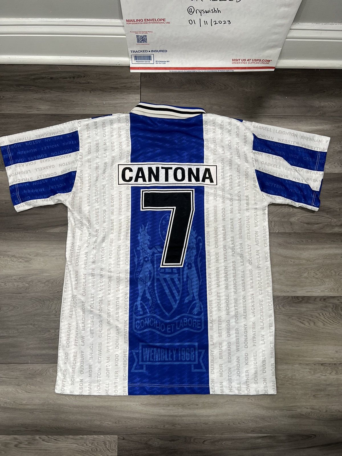 Other Manchester United Throwback Jersey / Kith Size US S / EU 44-46 / 1 - 3 Thumbnail