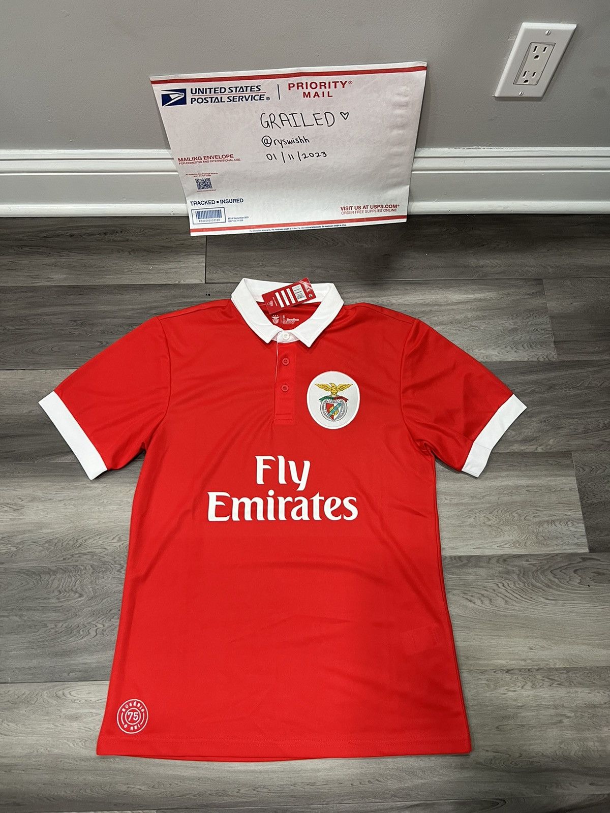 Other Benfica Red Soccer Jersey / Kit Size US S / EU 44-46 / 1 - 1 Thumbnail