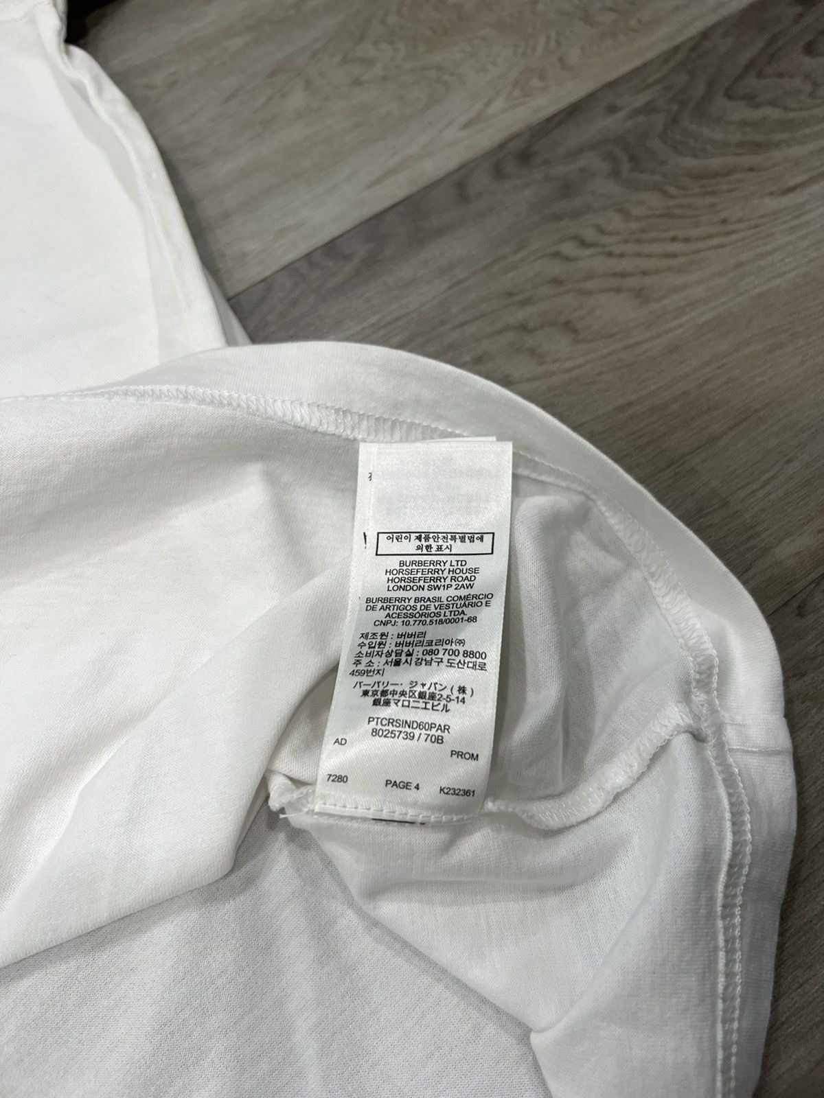 Burberry Burberry Chinese New Year T-Shirt Size US XS / EU 42 / 0 - 8 Thumbnail