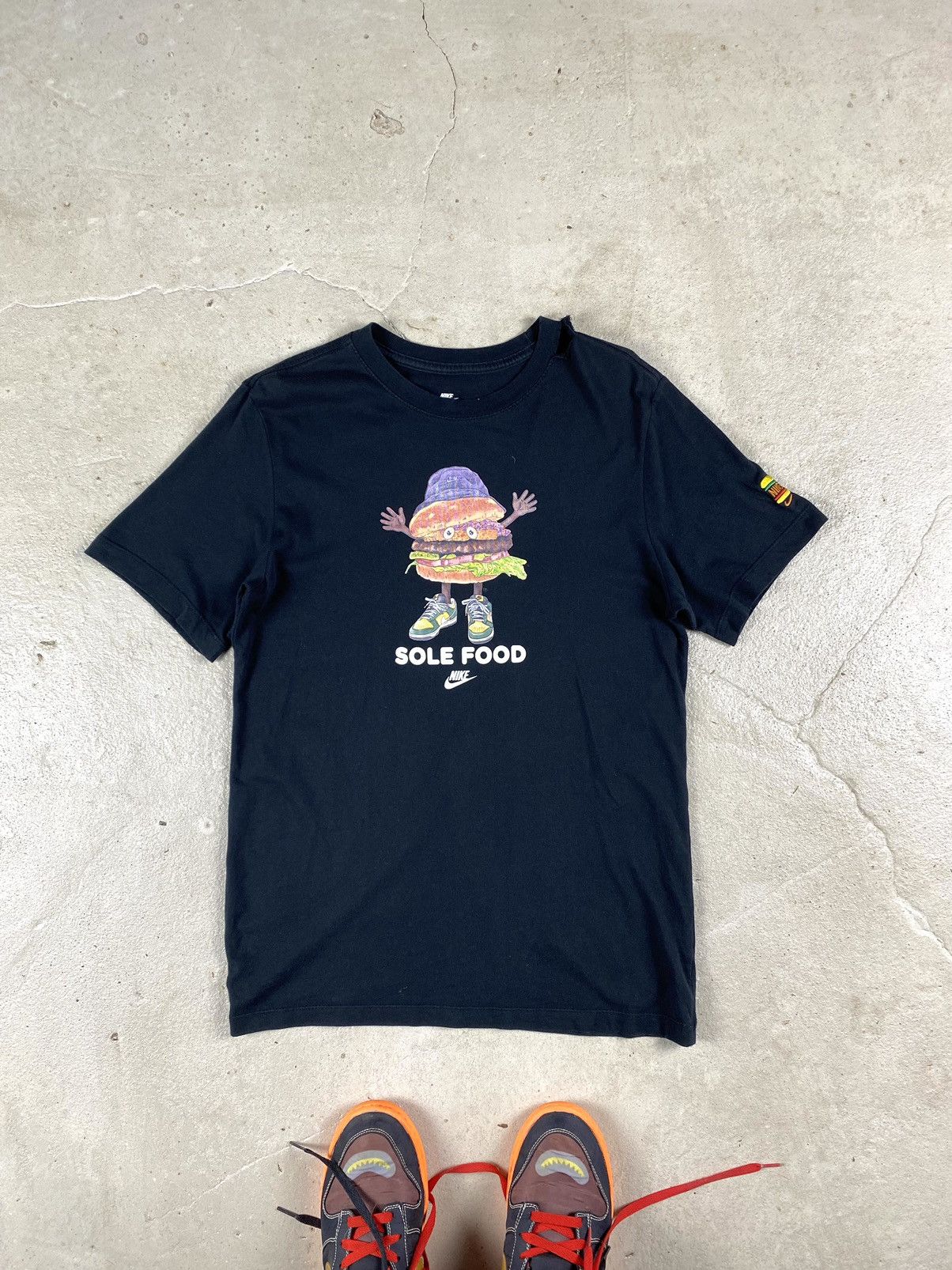 Nike Y2K Vintage Nike T Shirt Distressed Size US S / EU 44-46 / 1 - 1 Thumbnail