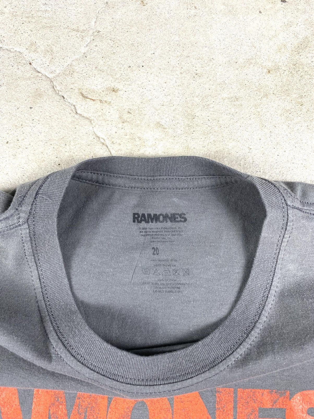Band Tees Y2K Vintage Ramones T Shirt Rock Band Tee Size US XL / EU 56 / 4 - 6 Thumbnail