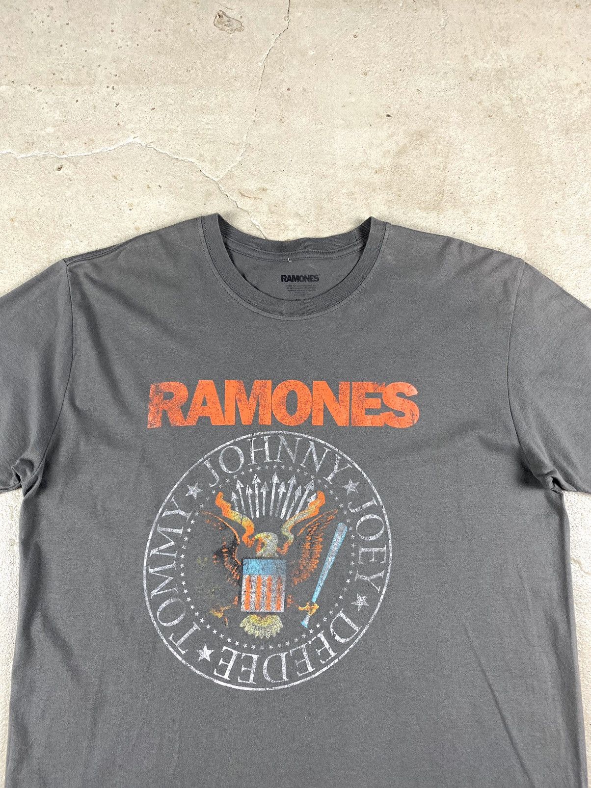 Band Tees Y2K Vintage Ramones T Shirt Rock Band Tee Size US XL / EU 56 / 4 - 2 Thumbnail