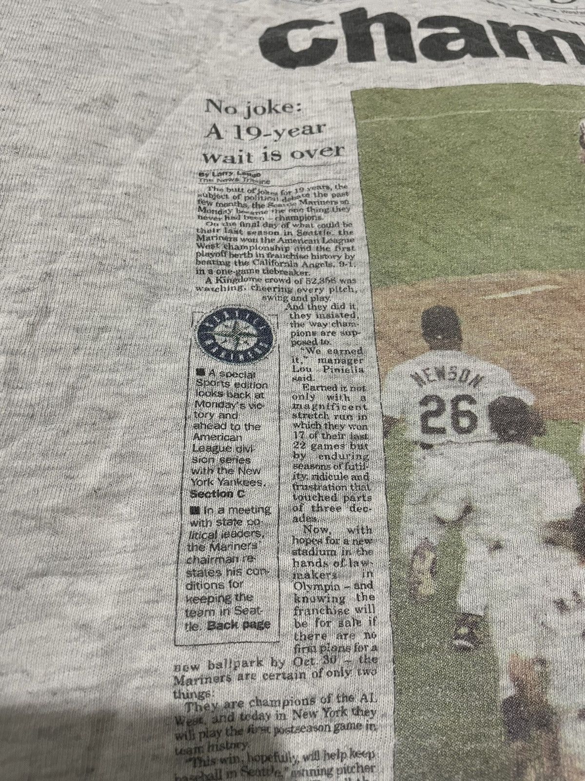 MLB Rare Seattle Mariners Newspaper Headline Champions Tee Size US XXL / EU 58 / 5 - 5 Thumbnail
