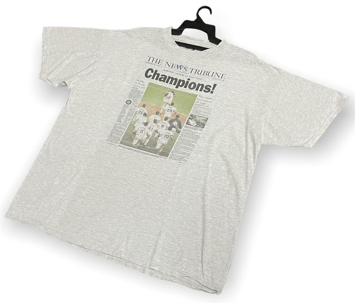 MLB Rare Seattle Mariners Newspaper Headline Champions Tee Size US XXL / EU 58 / 5 - 4 Thumbnail