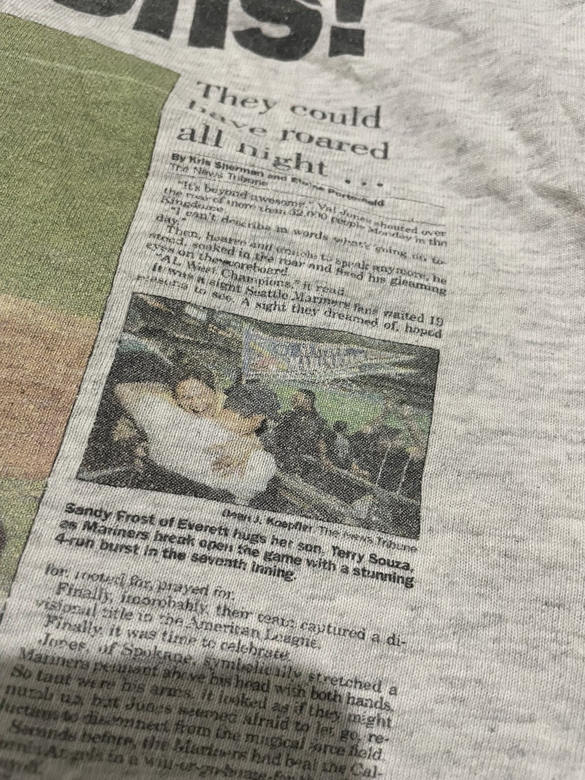 MLB Rare Seattle Mariners Newspaper Headline Champions Tee Size US XXL / EU 58 / 5 - 7 Thumbnail