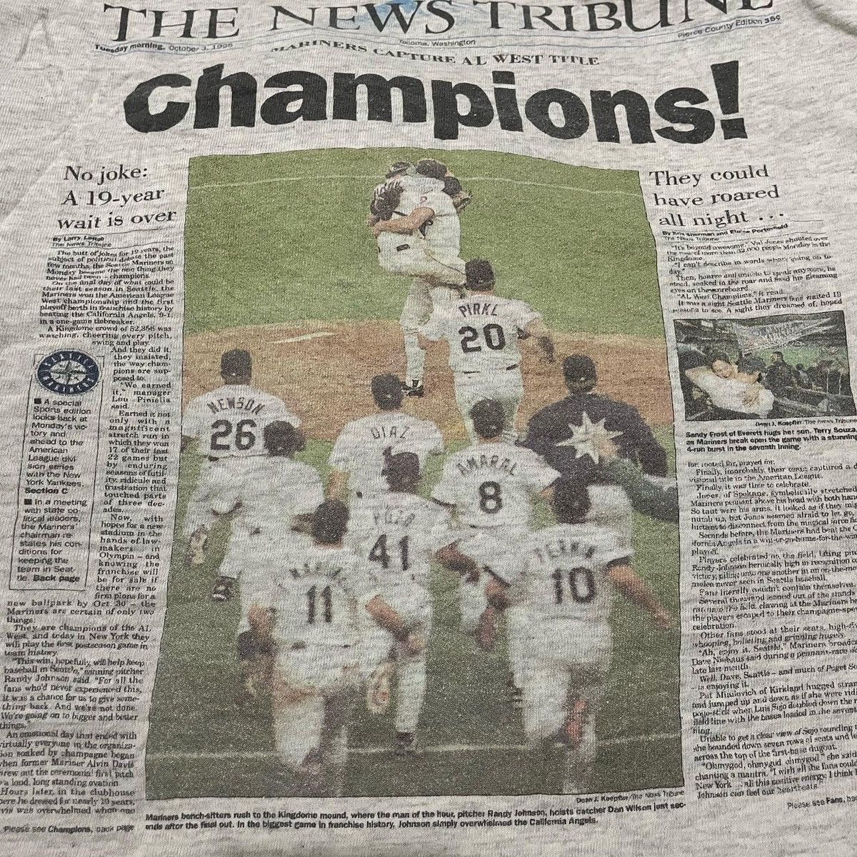 MLB Rare Seattle Mariners Newspaper Headline Champions Tee Size US XXL / EU 58 / 5 - 10 Thumbnail