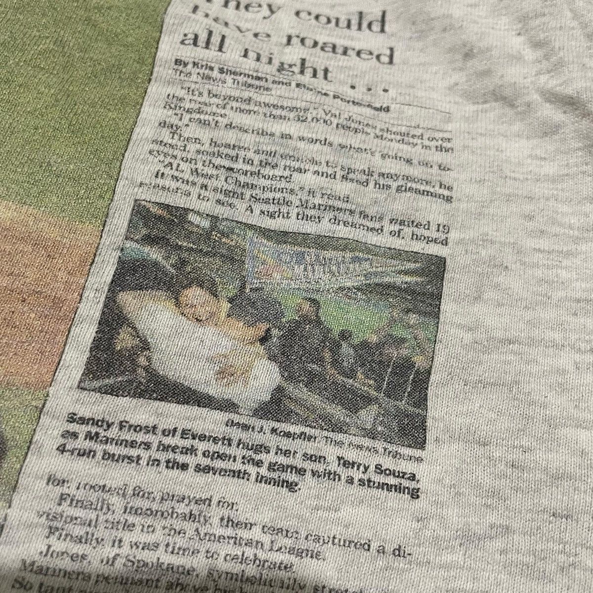 MLB Rare Seattle Mariners Newspaper Headline Champions Tee Size US XXL / EU 58 / 5 - 13 Thumbnail