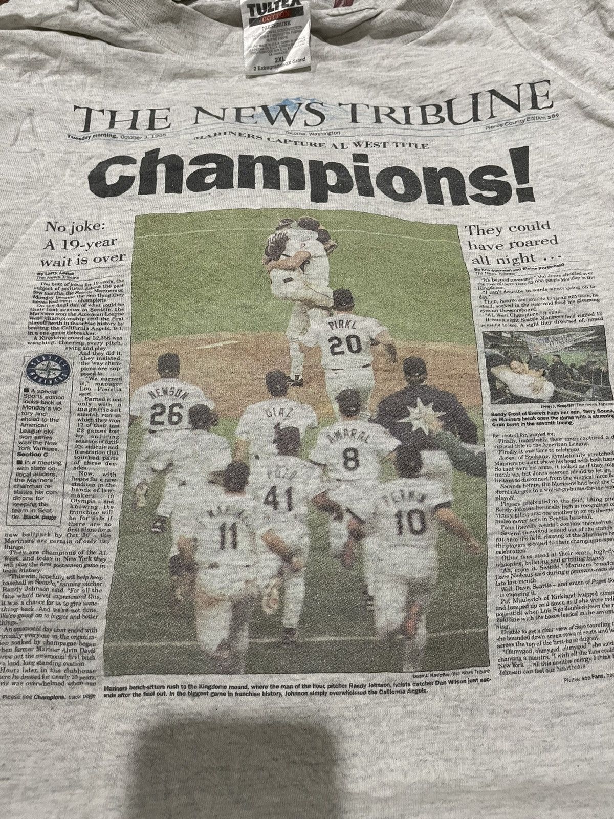 MLB Rare Seattle Mariners Newspaper Headline Champions Tee Size US XXL / EU 58 / 5 - 1 Thumbnail