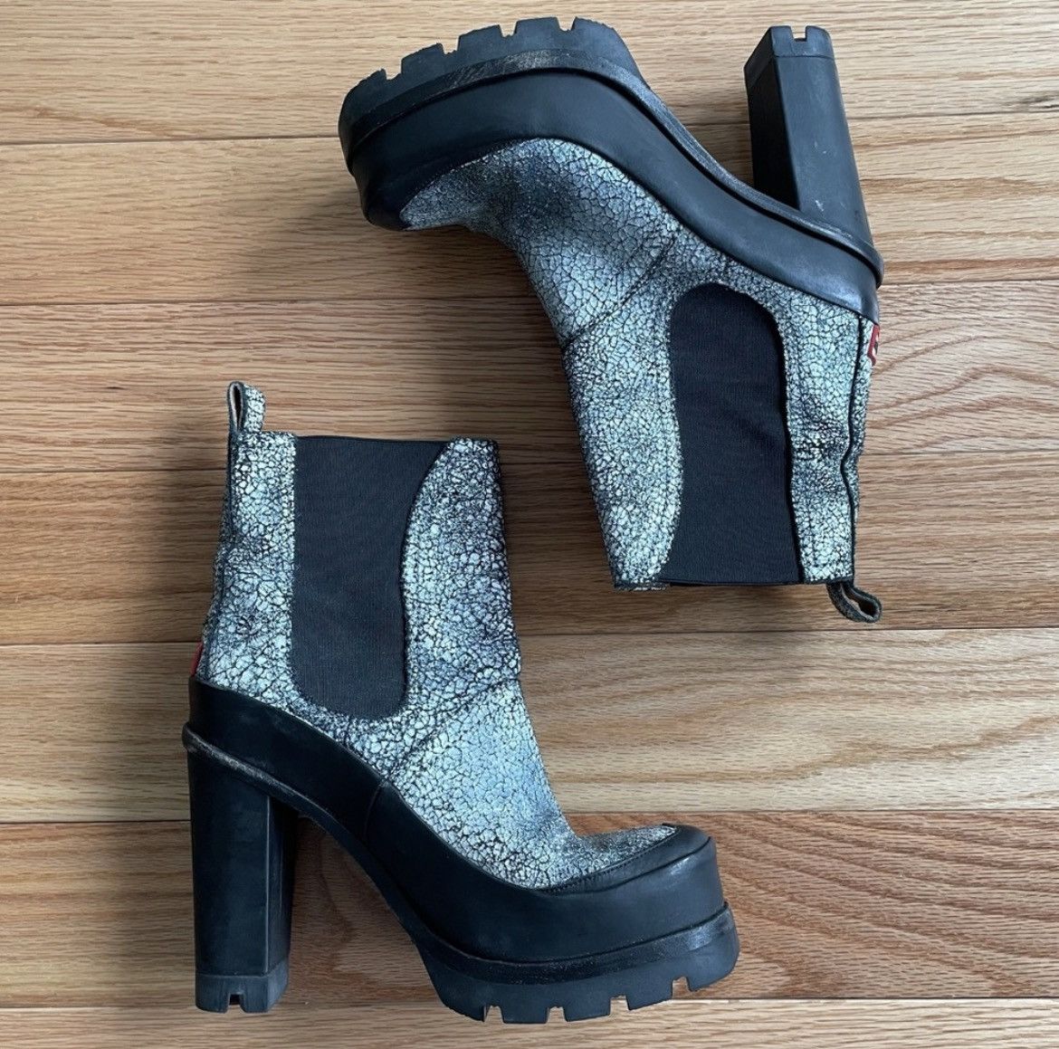 HUNTER White Black Cracked Leather Platform Chelsea Boots