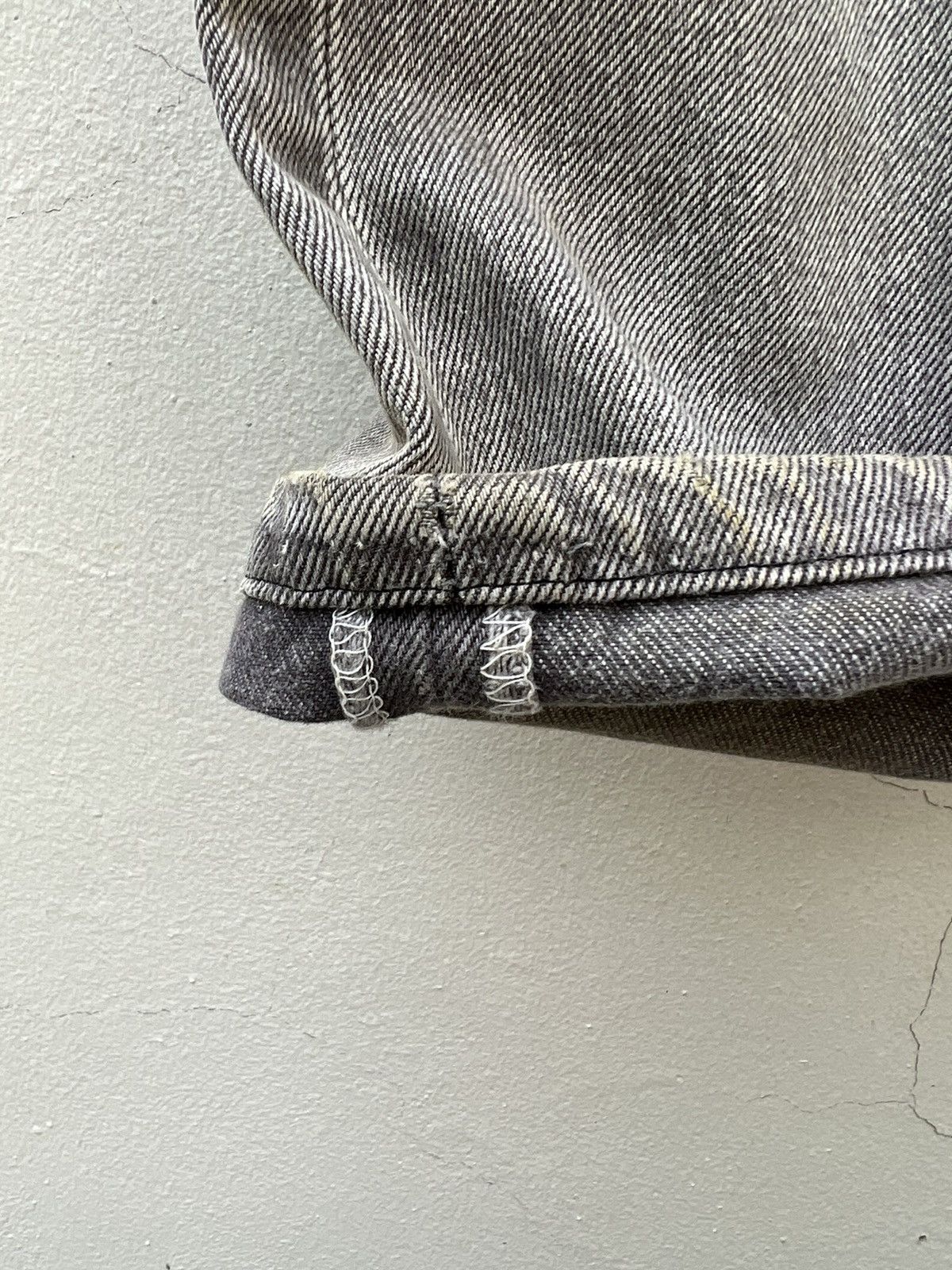 Levi's Trashed VTG 80s Levi’s 501 Sun Fade Black Denim Mud Jeans Size US 33 - 14 Thumbnail