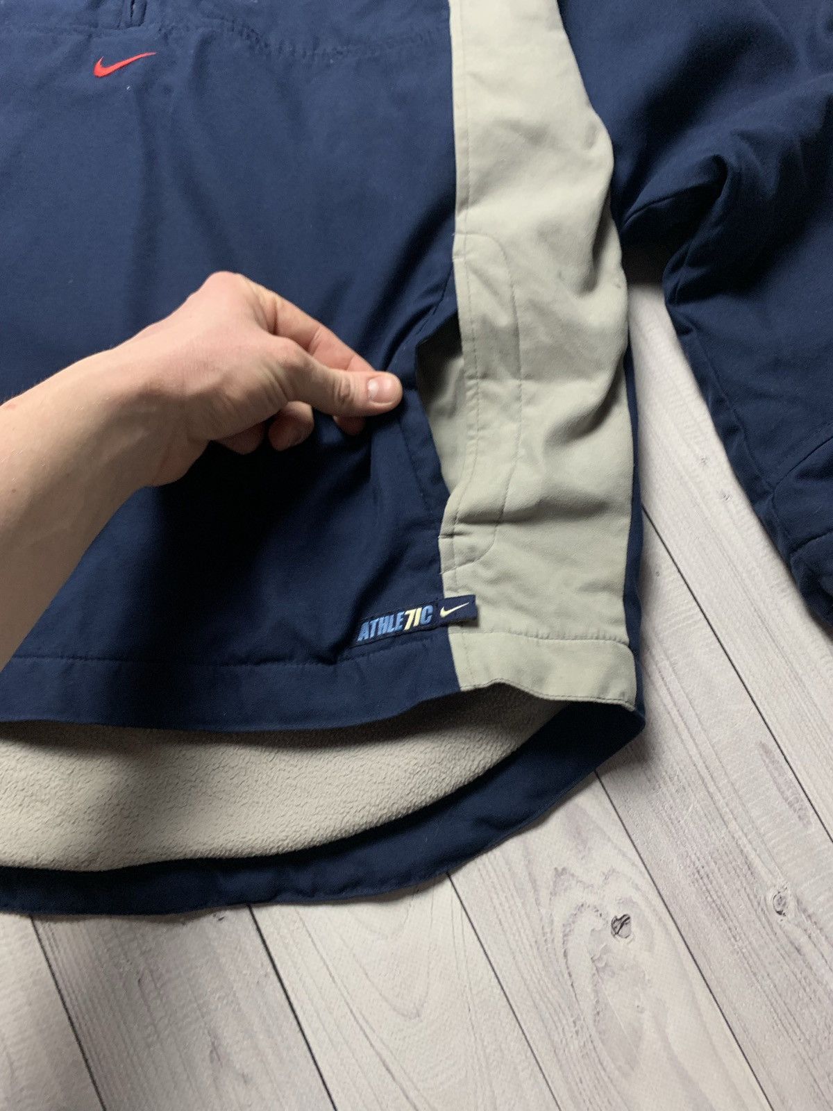 Nike Vintage Nike jacket swoosh central logo size S Size US S / EU 44-46 / 1 - 5 Thumbnail