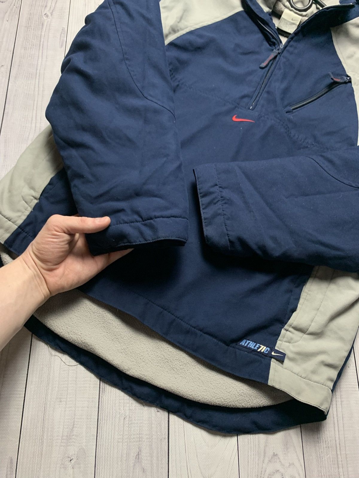 Nike Vintage Nike jacket swoosh central logo size S Size US S / EU 44-46 / 1 - 6 Thumbnail