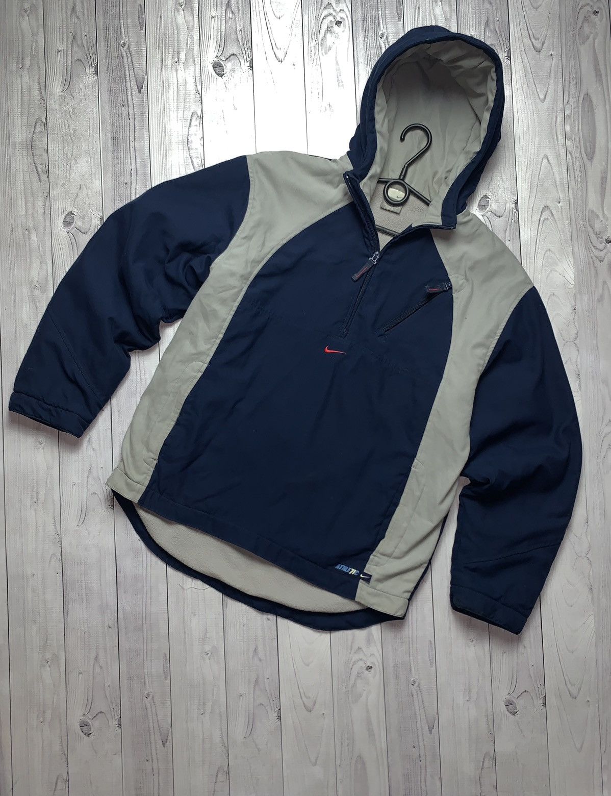 Nike Vintage Nike jacket swoosh central logo size S Size US S / EU 44-46 / 1 - 1 Thumbnail