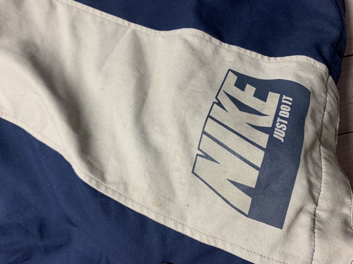 Nike Vintage Nike jacket swoosh central logo size S Size US S / EU 44-46 / 1 - 11 Thumbnail
