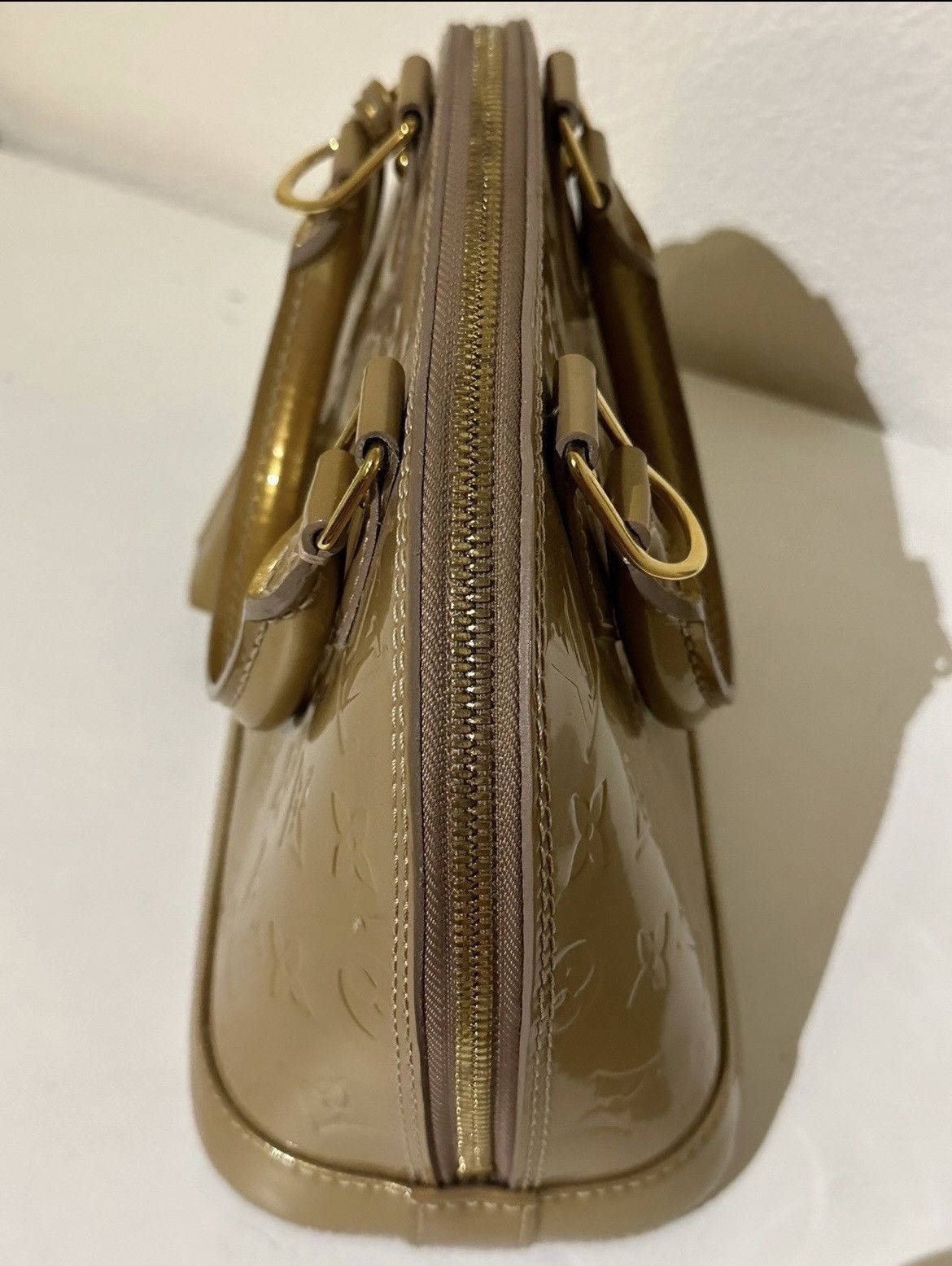 Louis Vuitton LOUIS VUITTON Alma Monogram Vernis Handbag Size ONE SIZE - 8 Thumbnail