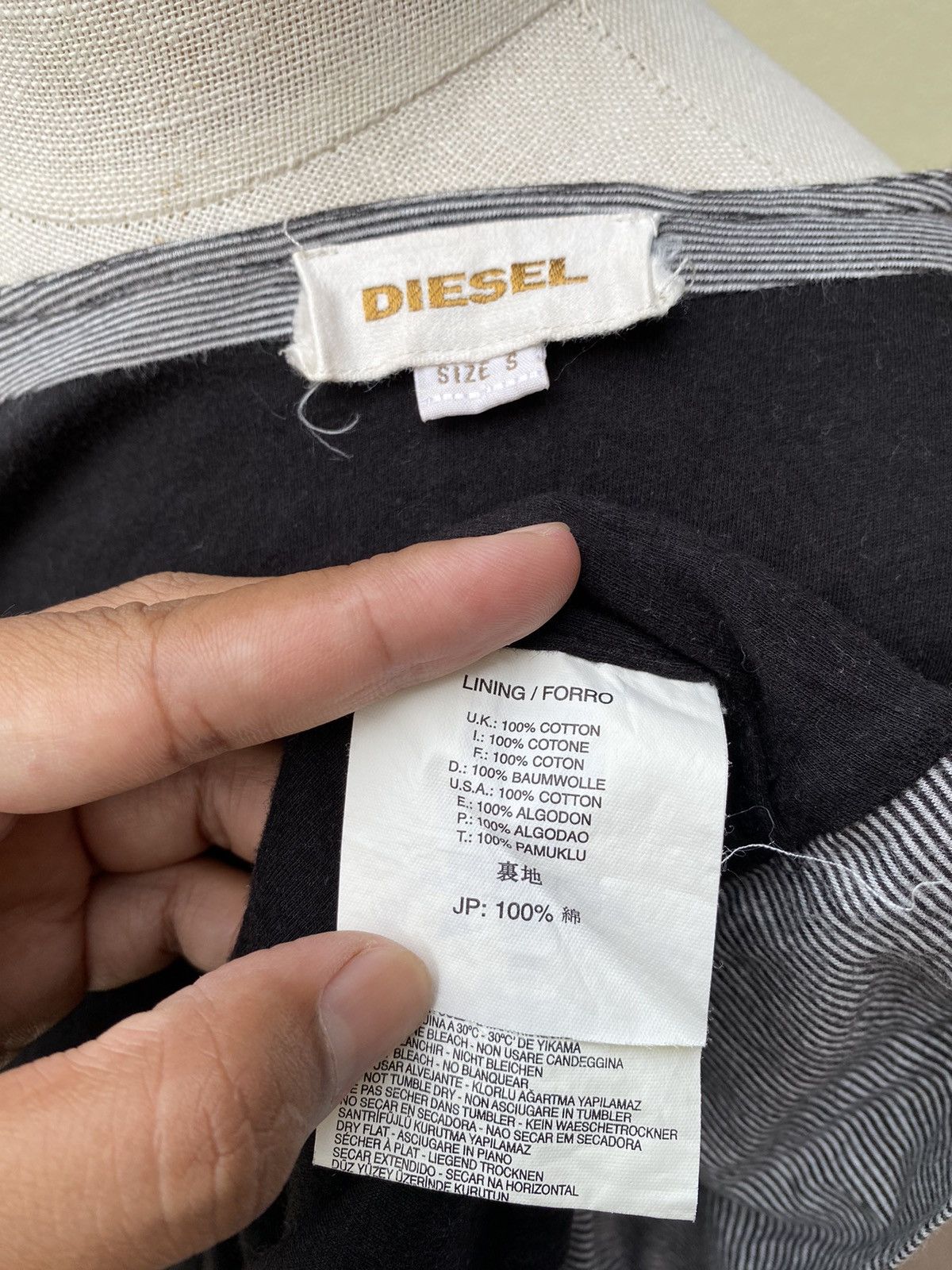Diesel vintage diesel wide neck Size S / US 4 / IT 40 - 8 Thumbnail
