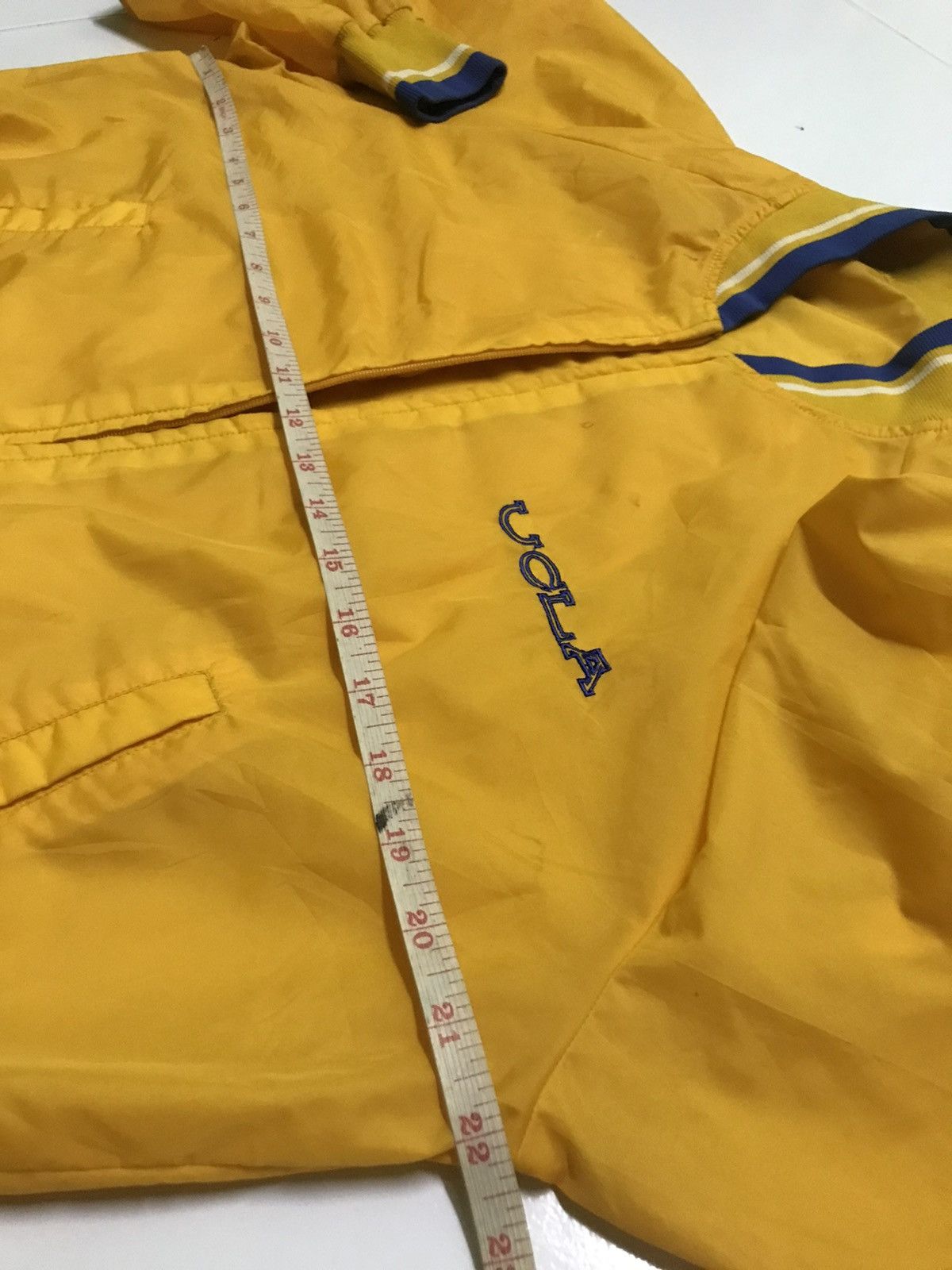 Vintage Vintage UCLA nylon jacket Size US L / EU 52-54 / 3 - 6 Thumbnail