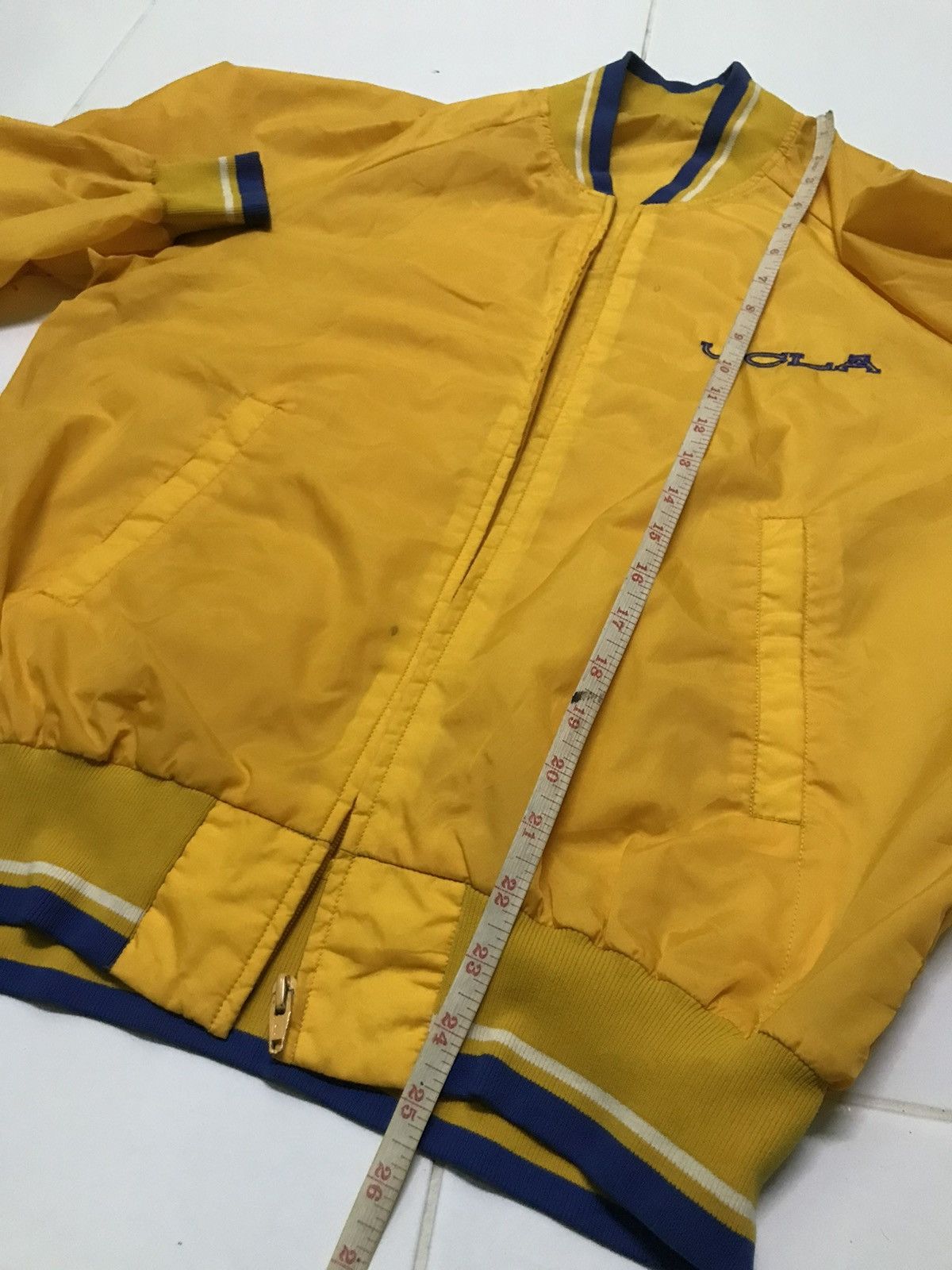 Vintage Vintage UCLA nylon jacket Size US L / EU 52-54 / 3 - 7 Thumbnail
