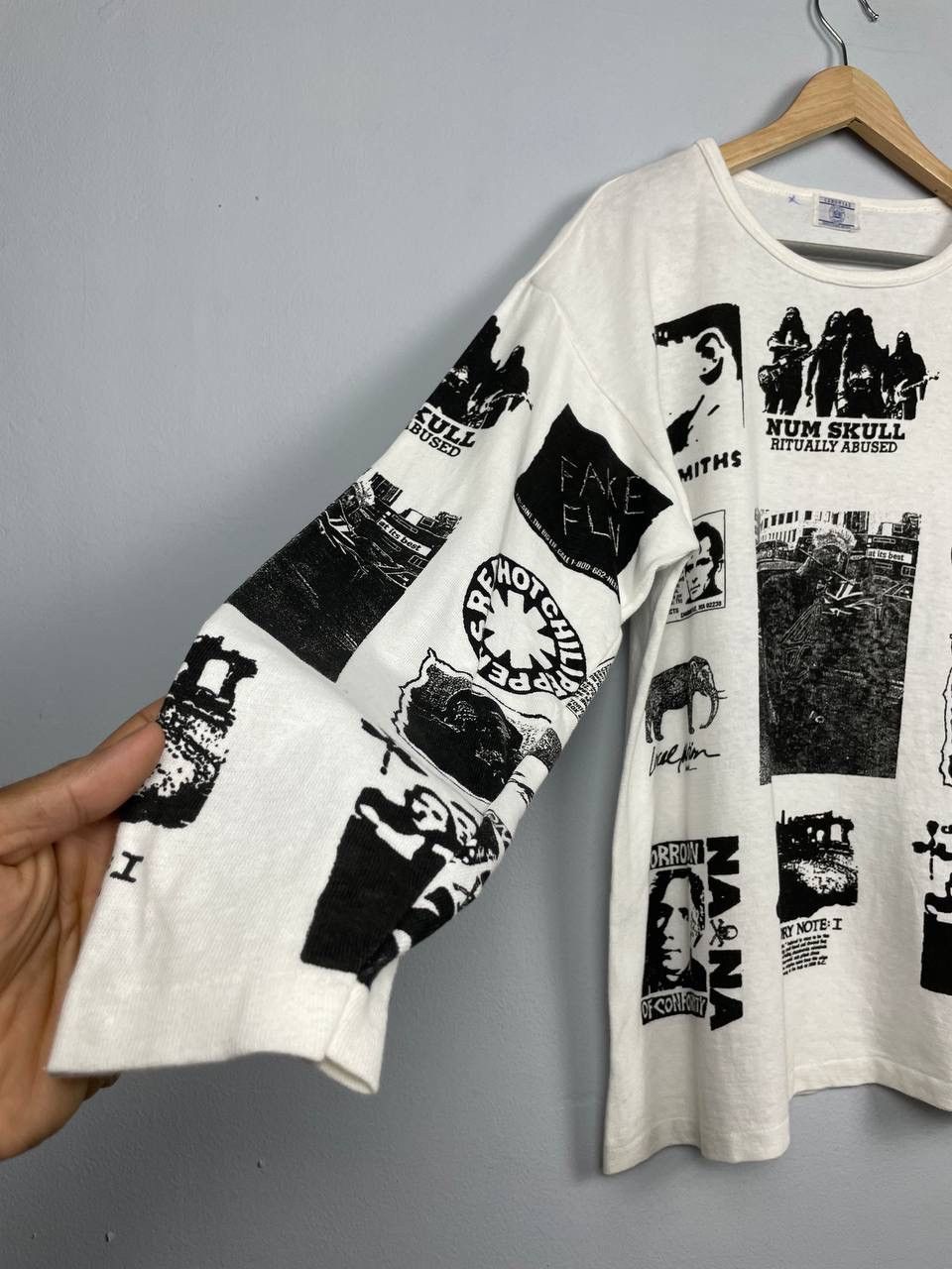 Seditionaries × Vintage Vintage All Over Print Band Sex Pistols The Smith Red Hot Size US M / EU 48-50 / 2 - 4 Thumbnail