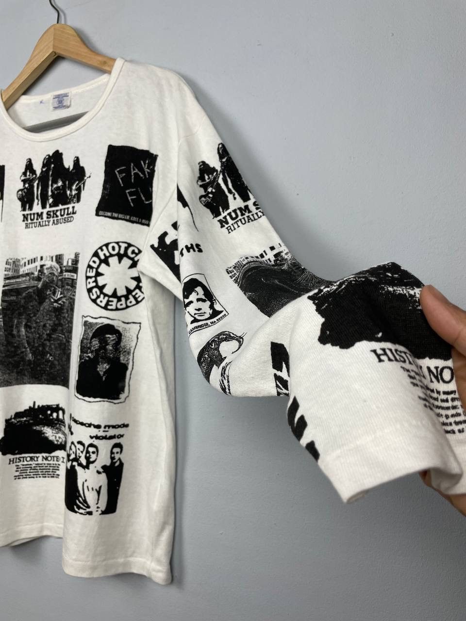 Seditionaries × Vintage Vintage All Over Print Band Sex Pistols The Smith Red Hot Size US M / EU 48-50 / 2 - 5 Thumbnail