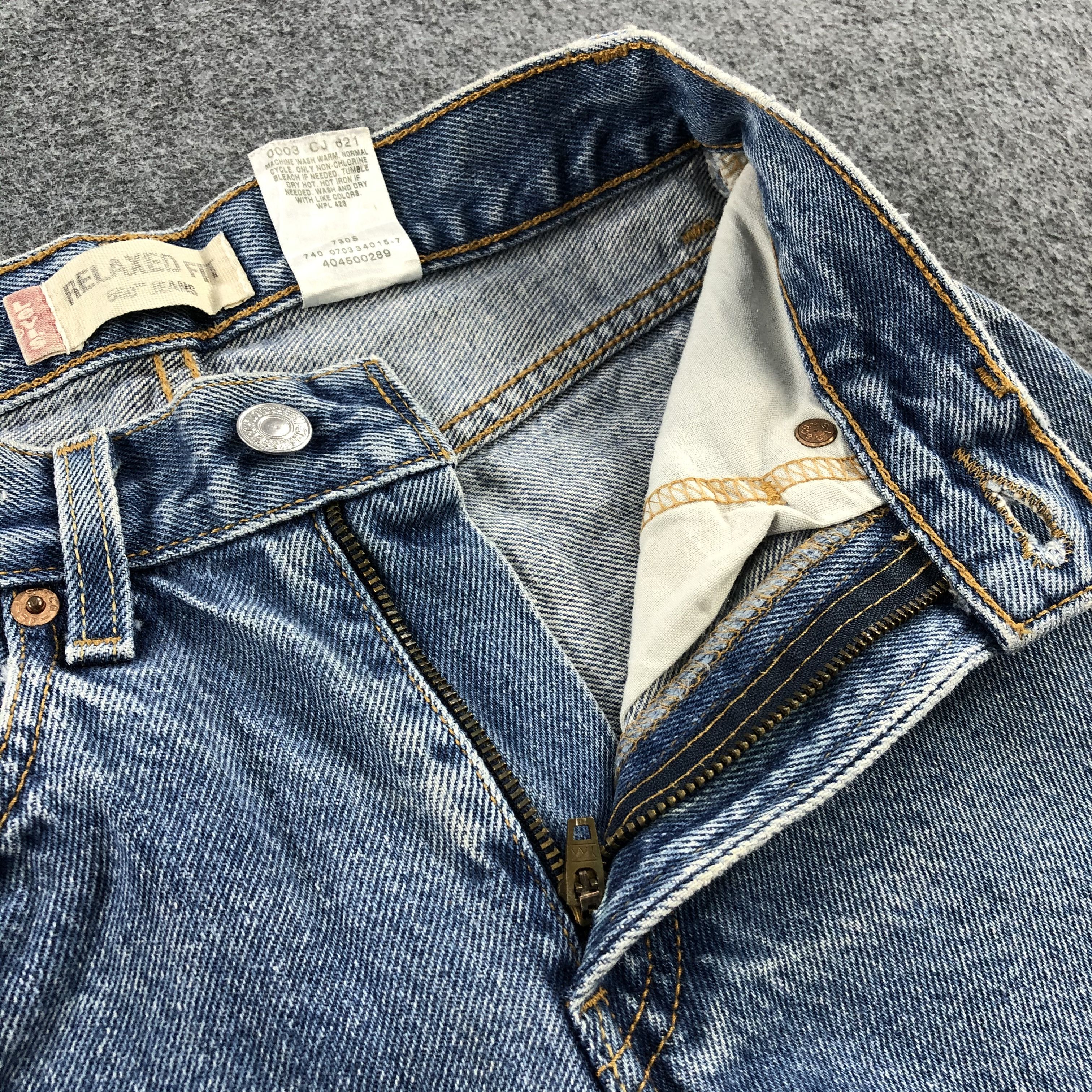 Levi's W24 Vintage Levis 550 Jeans Faded Blue Denim 24 x 25 -J960 Size US 26 / EU 42 - 8 Thumbnail
