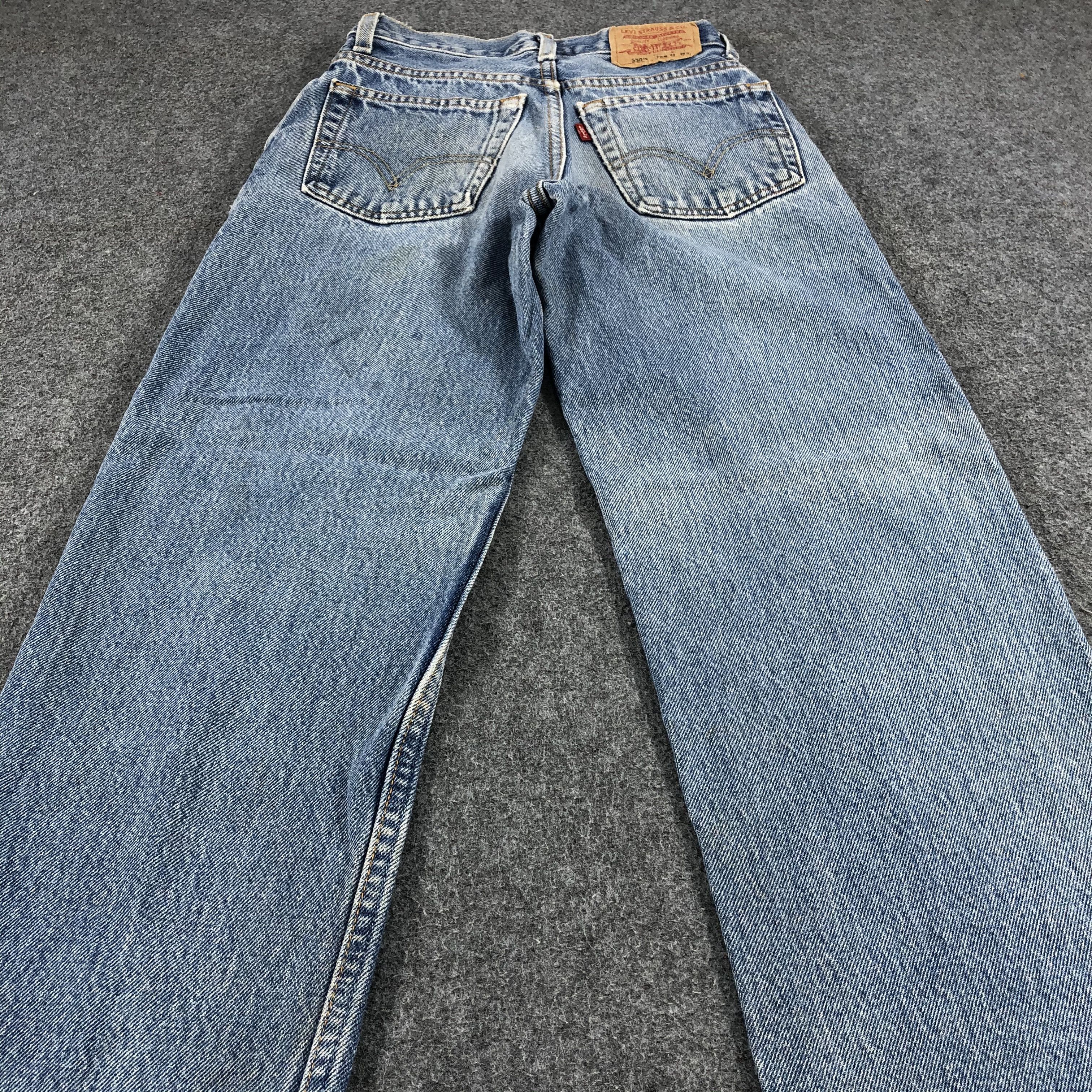 Levi's W24 Vintage Levis 550 Jeans Faded Blue Denim 24 x 25 -J960 Size US 26 / EU 42 - 4 Thumbnail