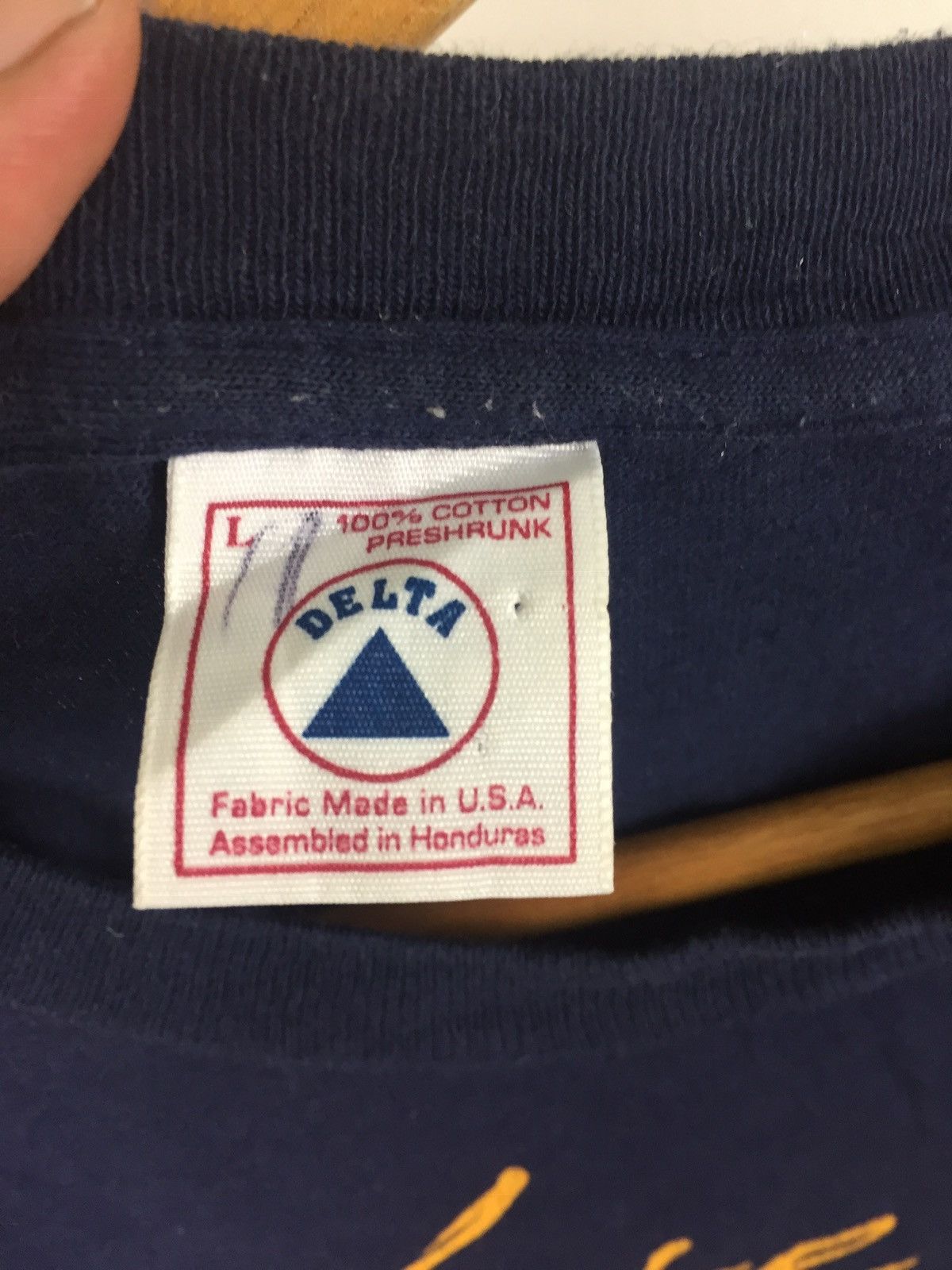 Vintage 90s I mother earth rock band tee