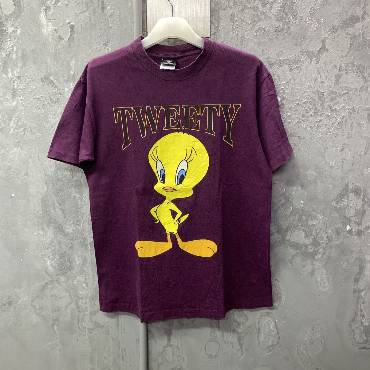 Vintage × Warner Bros Vintage 90s Warner Bros Tweety Crewneck Tee Size US M / EU 48-50 / 2 - 2 Thumbnail