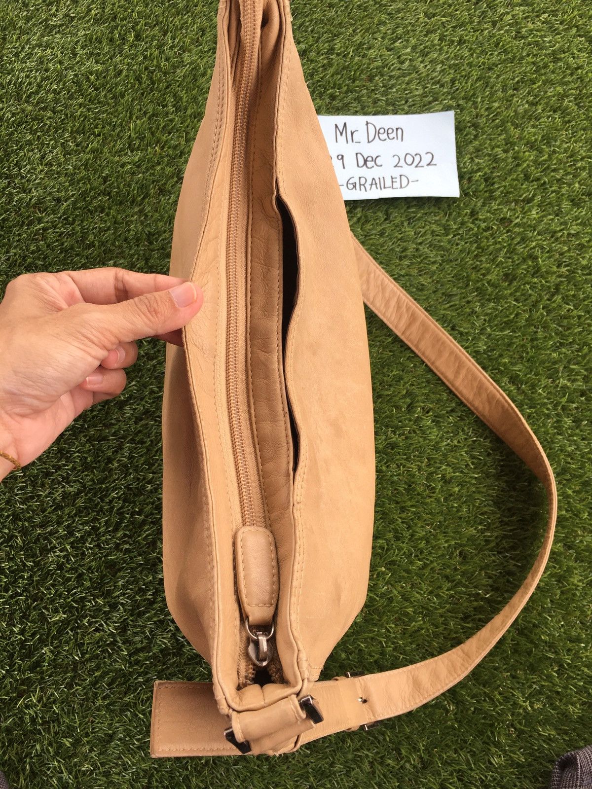 Issey Miyake Rare Vintage Issey Miyake Leather Hobo Bag Size ONE SIZE - 16 Thumbnail