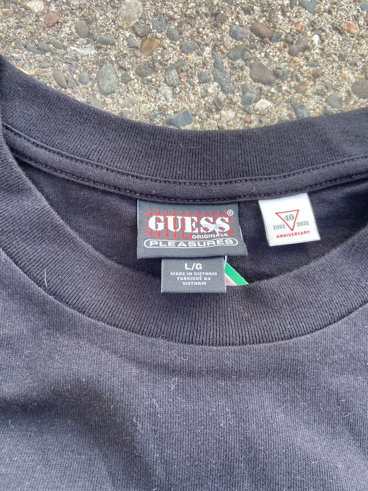 Guess × Pleasures Guess x Pleasures Kiss Tee Size US L / EU 52-54 / 3 - 2 Thumbnail