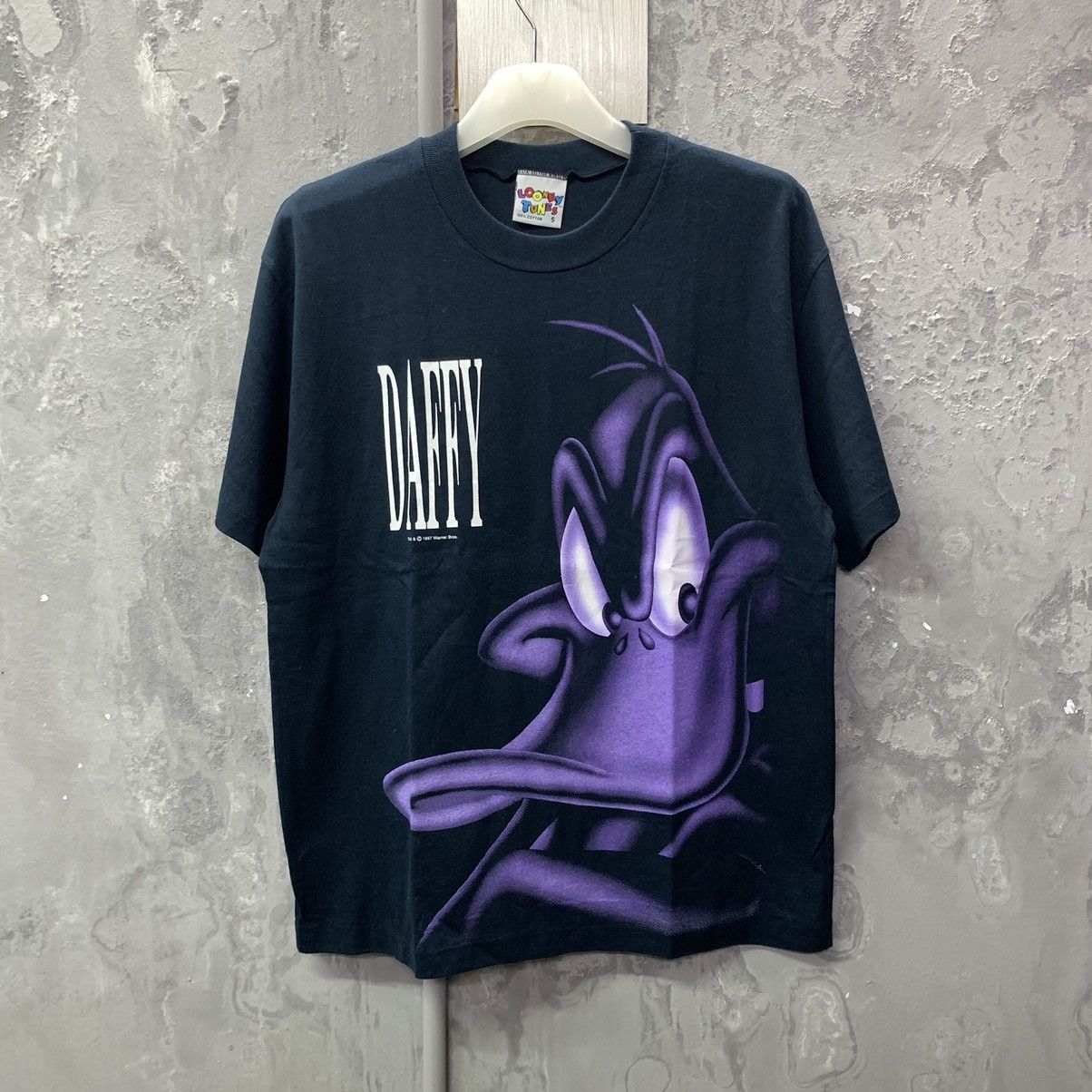 Vintage × Warner Bros Vintage 90s Warner Bros Daffy Crewneck Tee Size US S / EU 44-46 / 1 - 2 Thumbnail