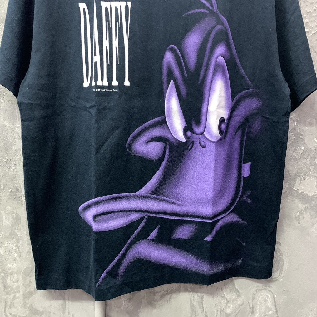 Vintage × Warner Bros Vintage 90s Warner Bros Daffy Crewneck Tee Size US S / EU 44-46 / 1 - 4 Thumbnail