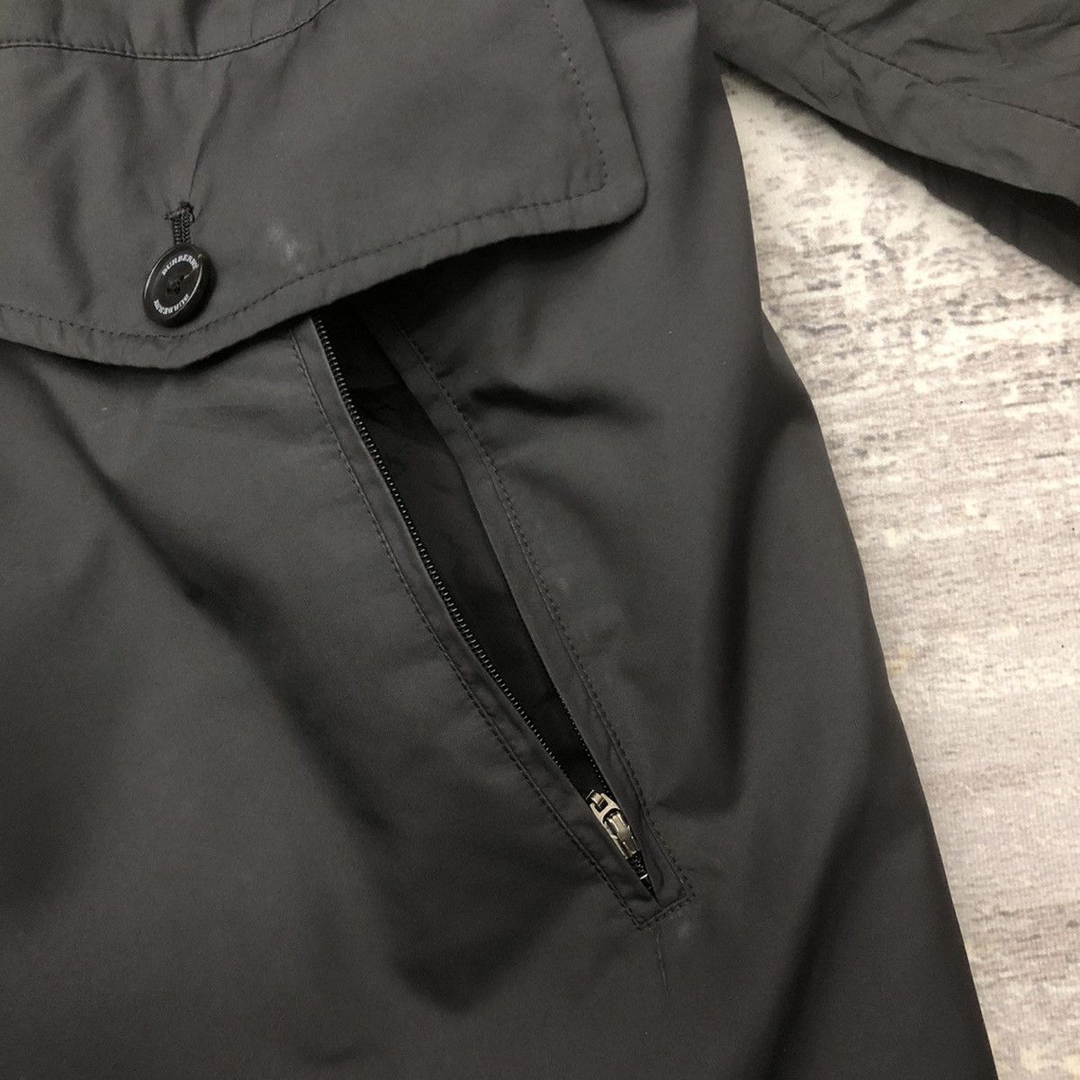 Burberry Y201. BURBERRY LONDON NOVA CHECK PARKA JACKET Size US M / EU 48-50 / 2 - 11 Thumbnail
