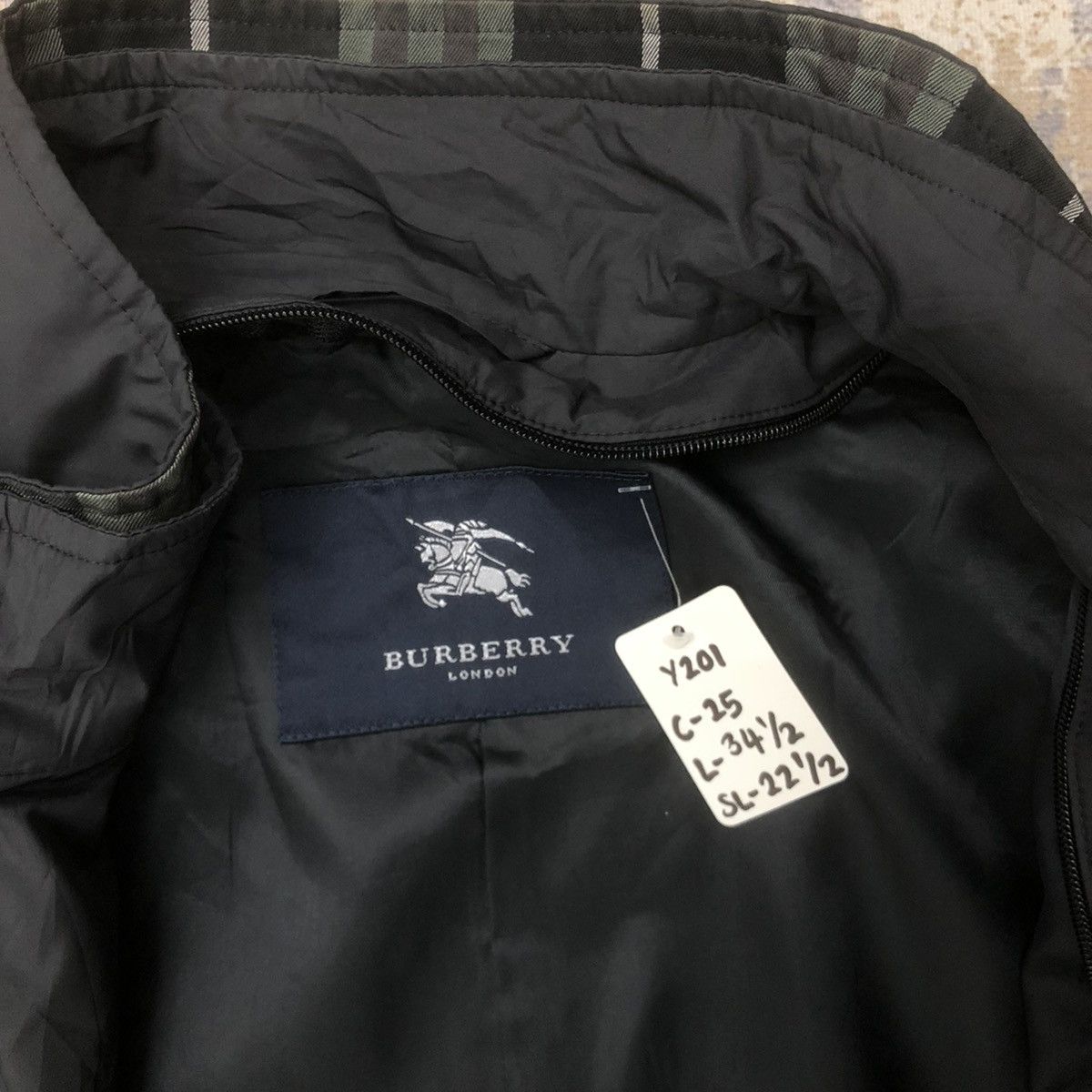 Burberry Y201. BURBERRY LONDON NOVA CHECK PARKA JACKET Size US M / EU 48-50 / 2 - 14 Thumbnail