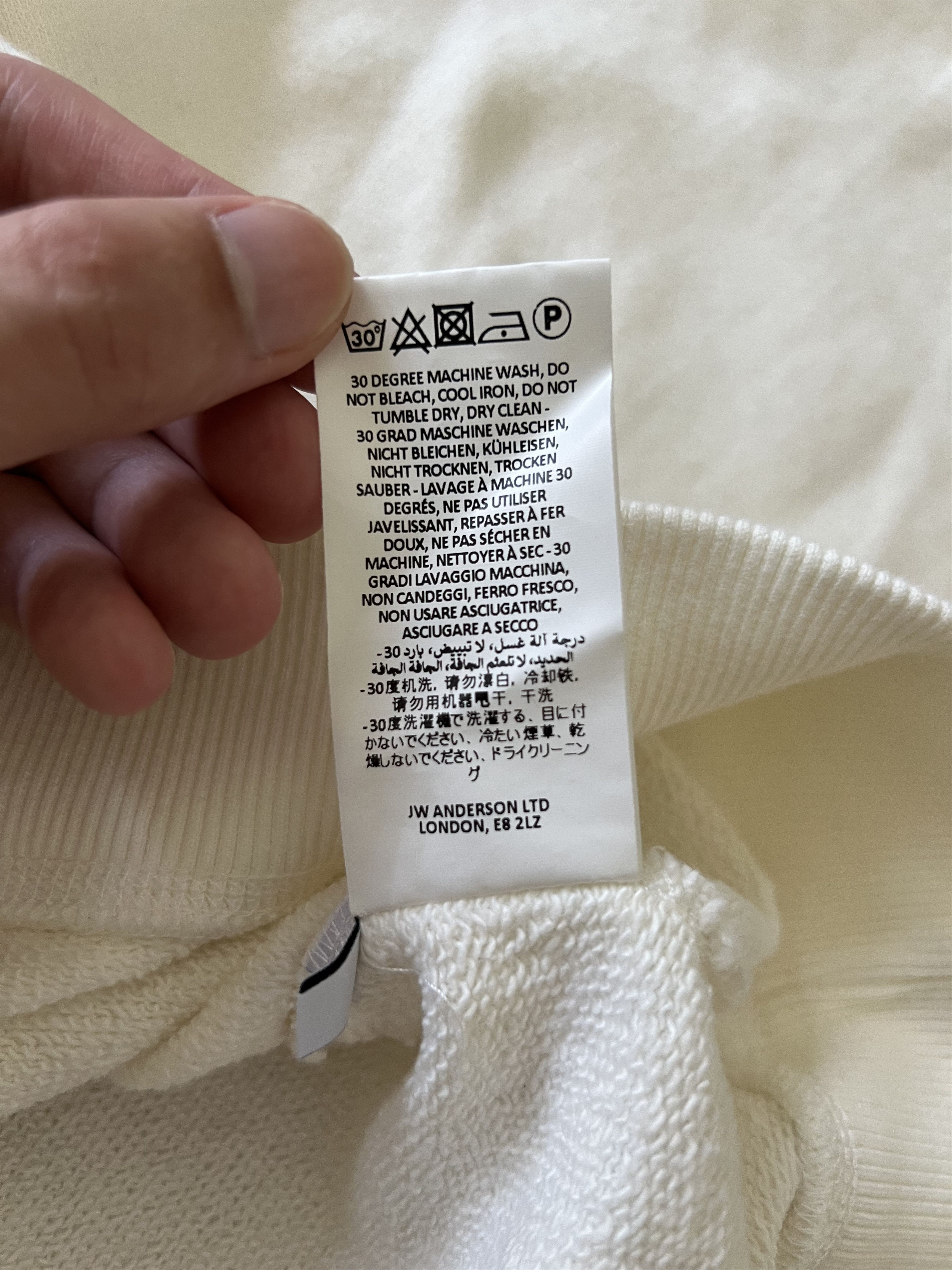 JW Anderson 💚 SS18 JW Anderson Embroidered Logo Crewneck Off White Size US M / EU 48-50 / 2 - 6 Thumbnail
