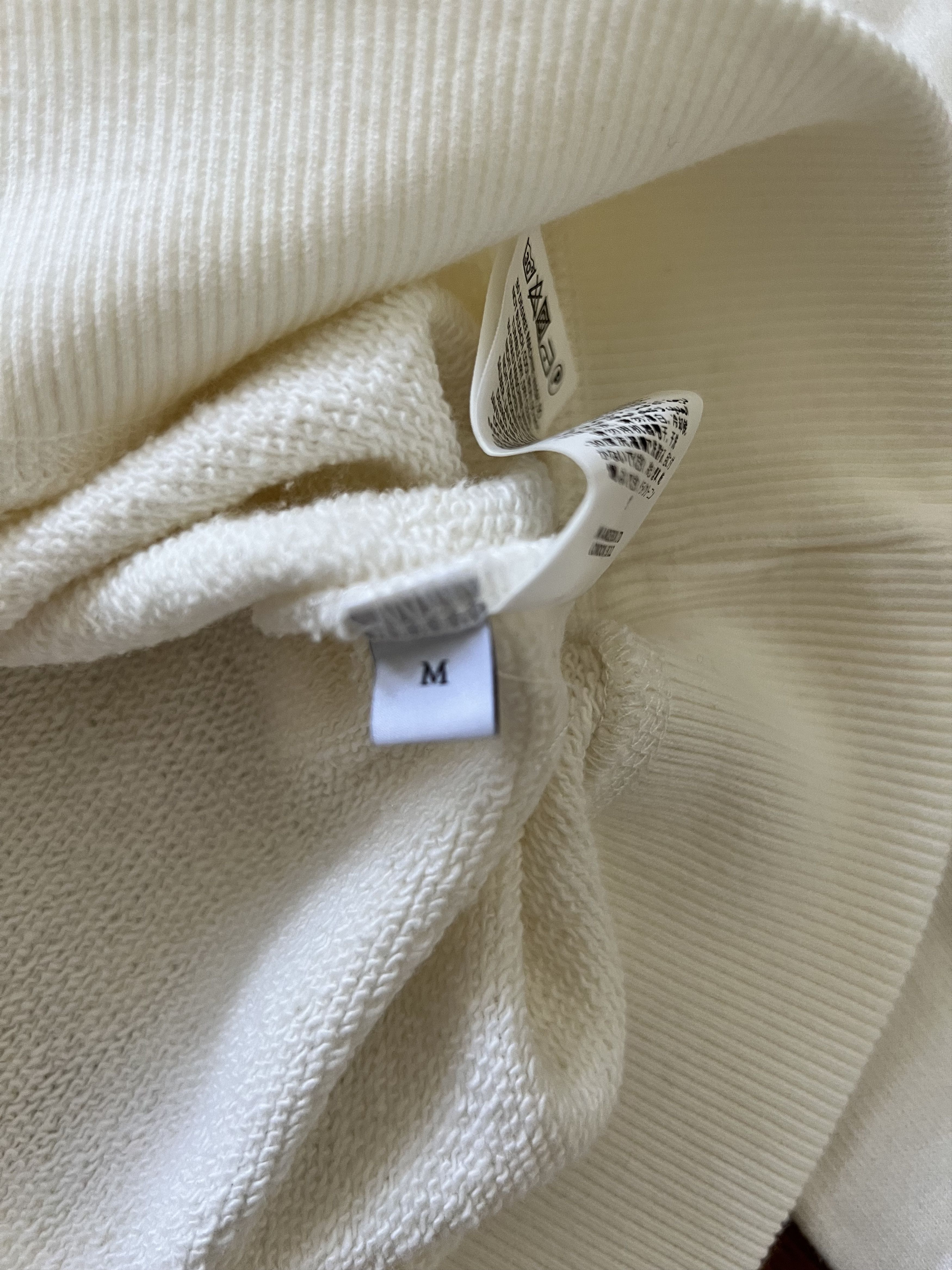 JW Anderson 💚 SS18 JW Anderson Embroidered Logo Crewneck Off White Size US M / EU 48-50 / 2 - 7 Thumbnail