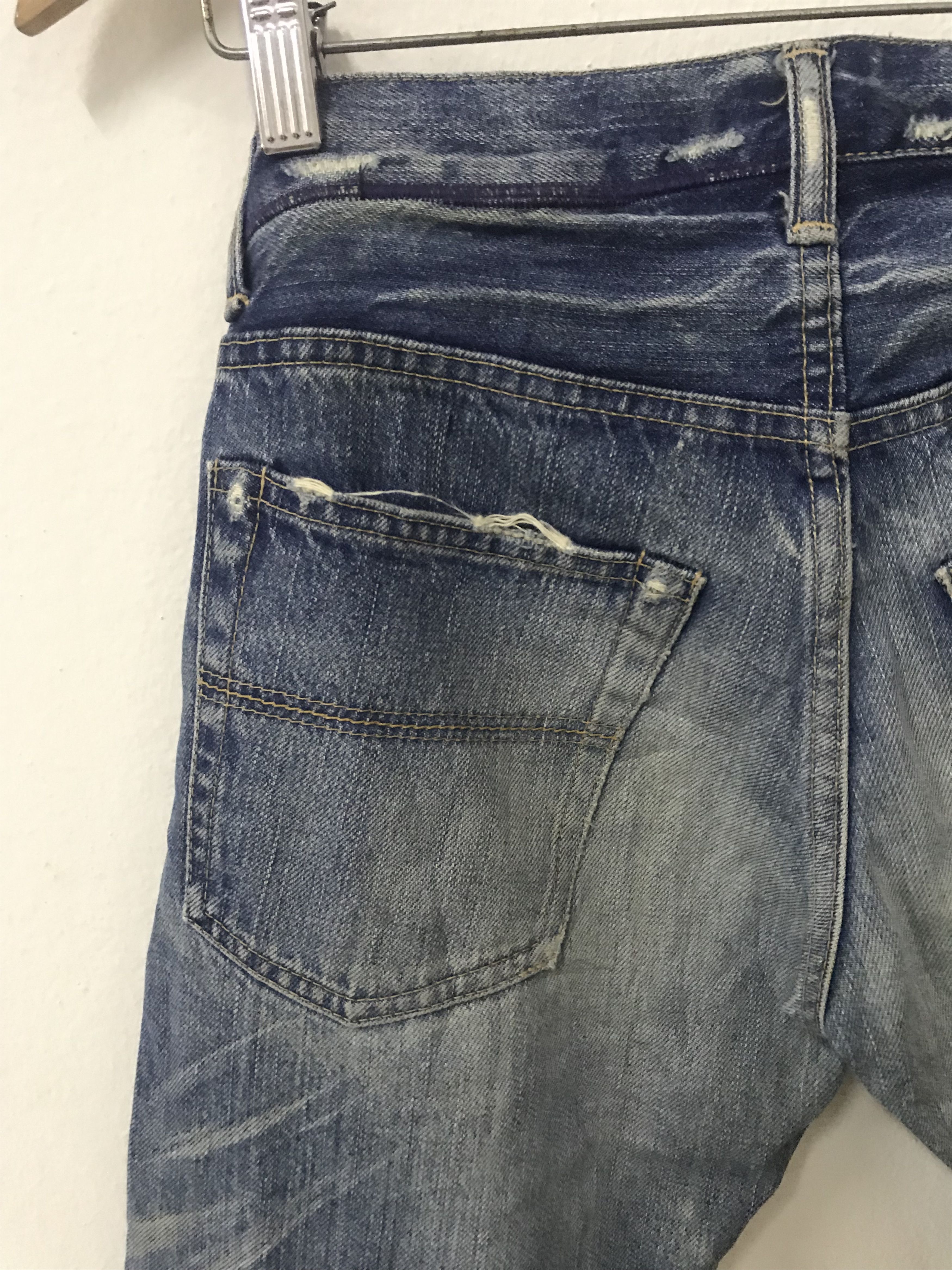 Hysteric Glamour Vintage distressed hysteric glamour crop short selvedge jean Size 30" / US 8 / IT 44 - 14 Thumbnail