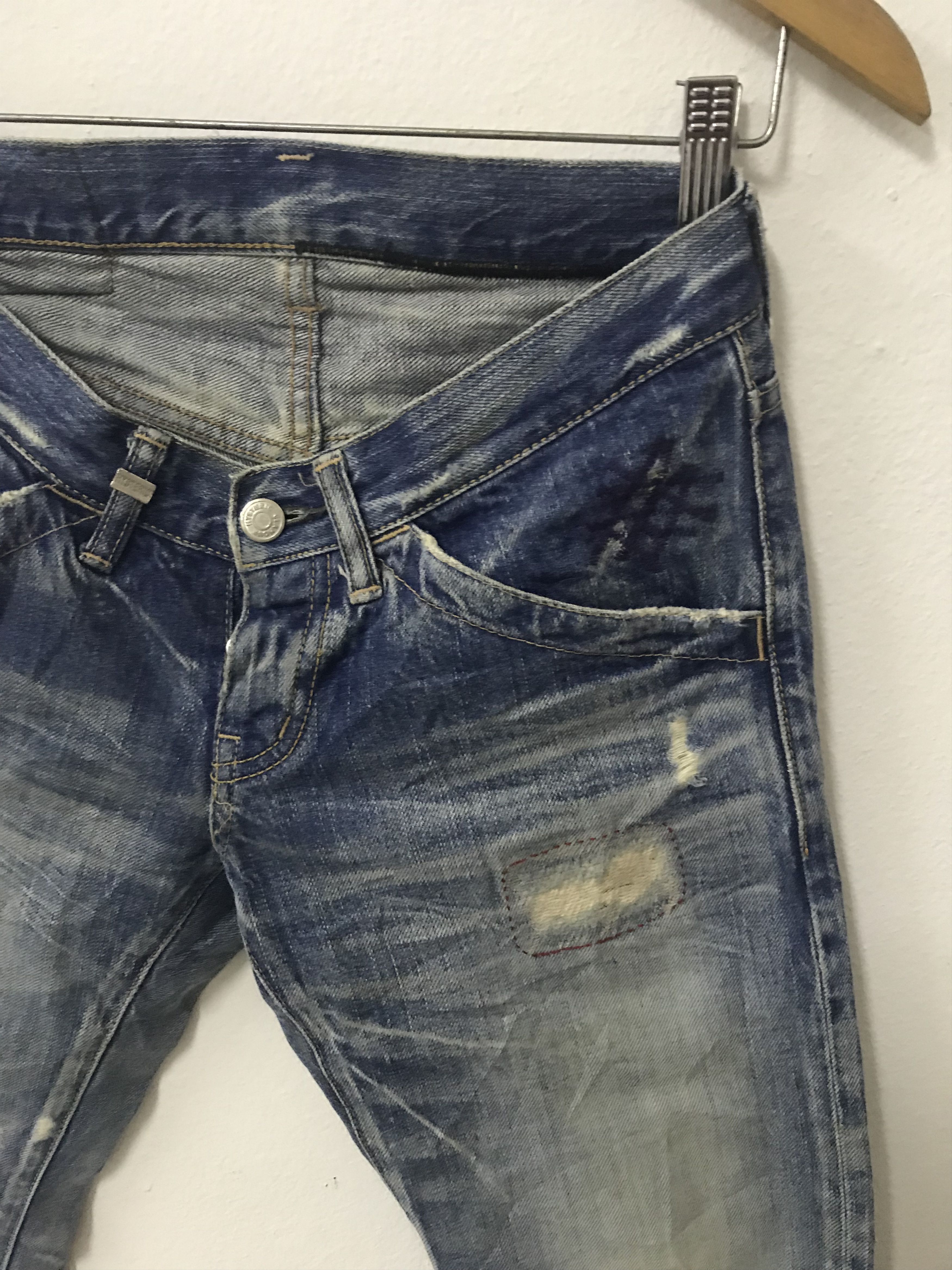Hysteric Glamour Vintage distressed hysteric glamour crop short selvedge jean Size 30" / US 8 / IT 44 - 5 Thumbnail