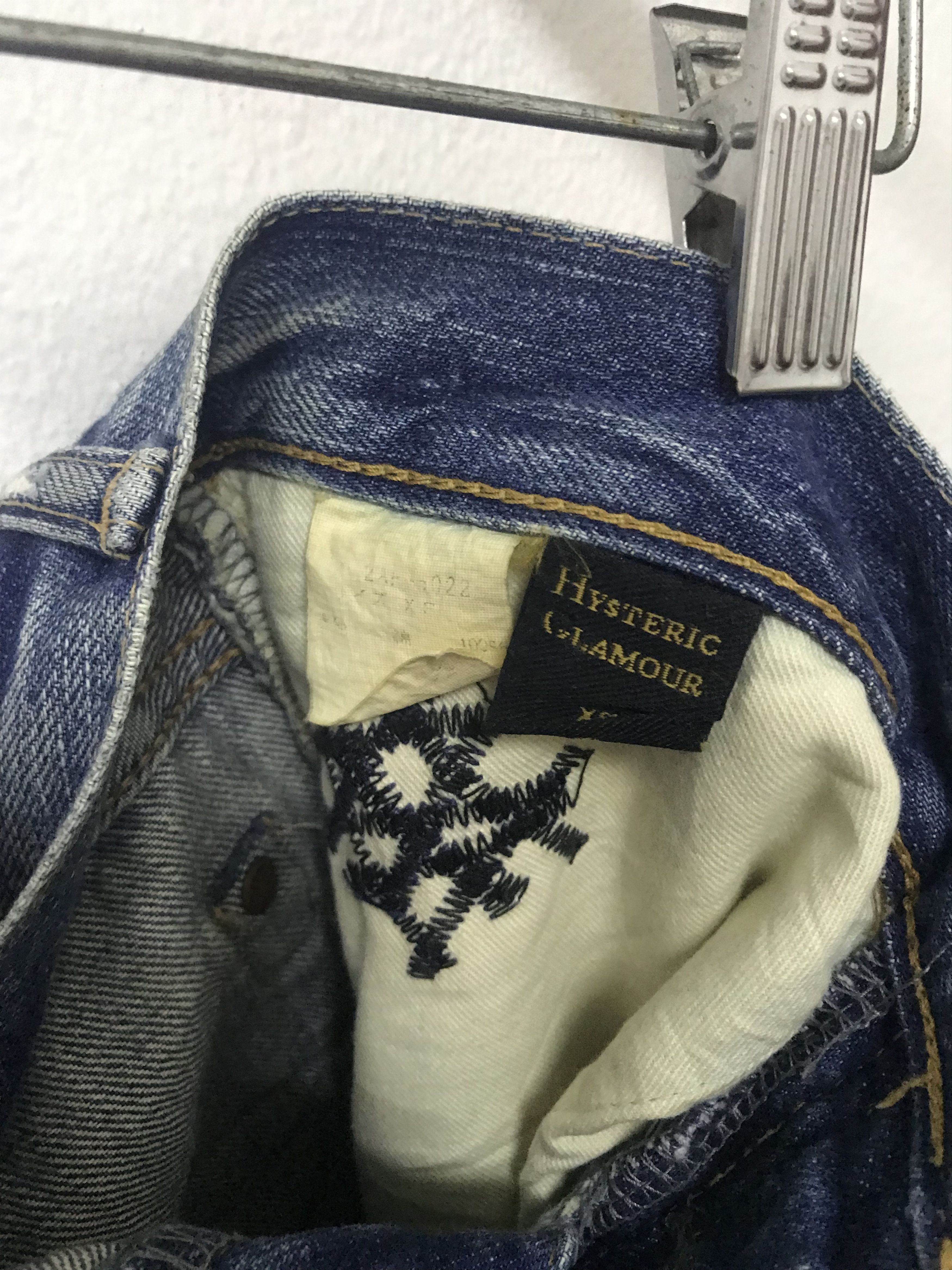Hysteric Glamour Vintage distressed hysteric glamour crop short selvedge jean Size 30" / US 8 / IT 44 - 23 Thumbnail