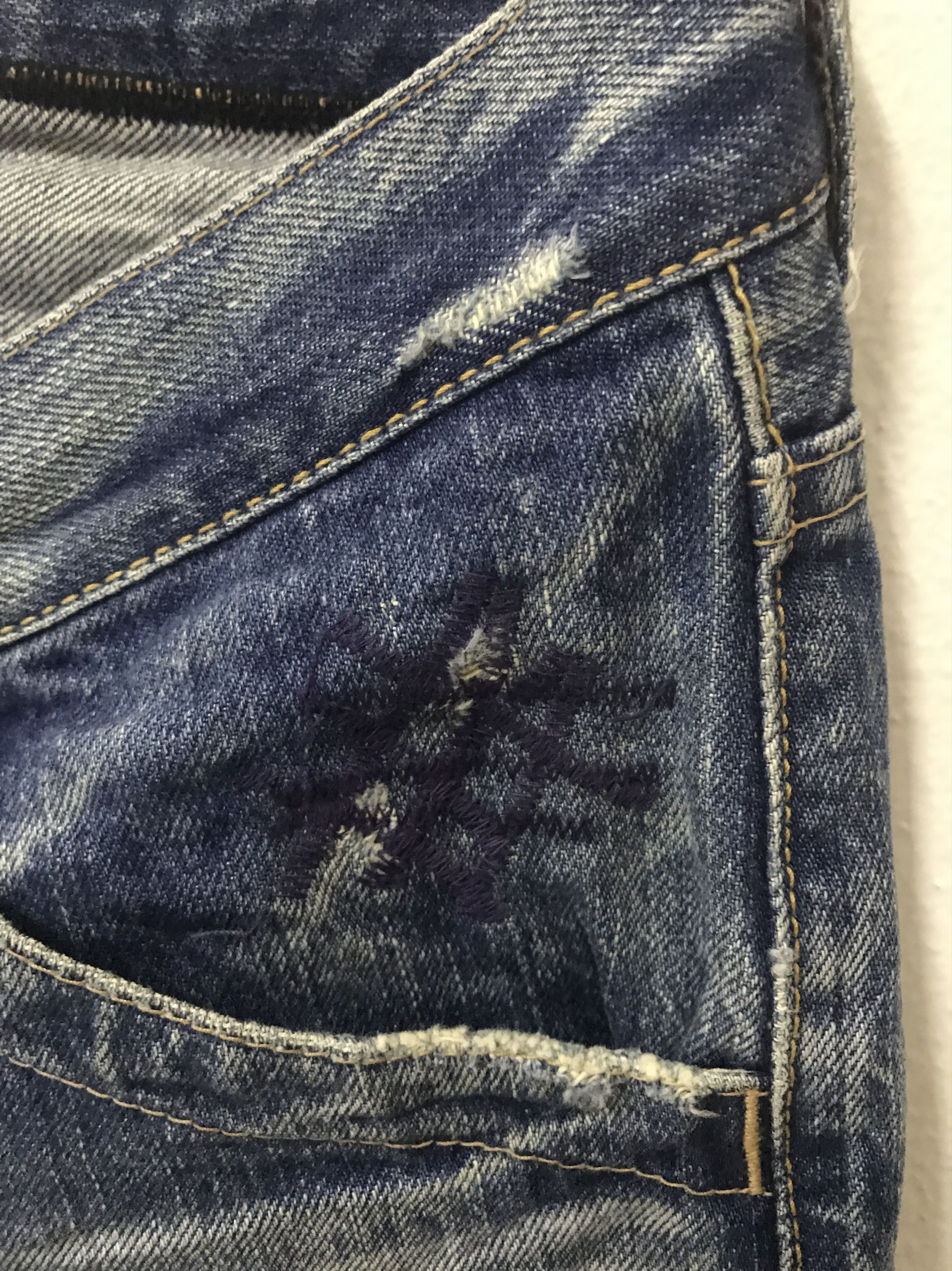 Hysteric Glamour Vintage distressed hysteric glamour crop short selvedge jean Size 30" / US 8 / IT 44 - 11 Thumbnail