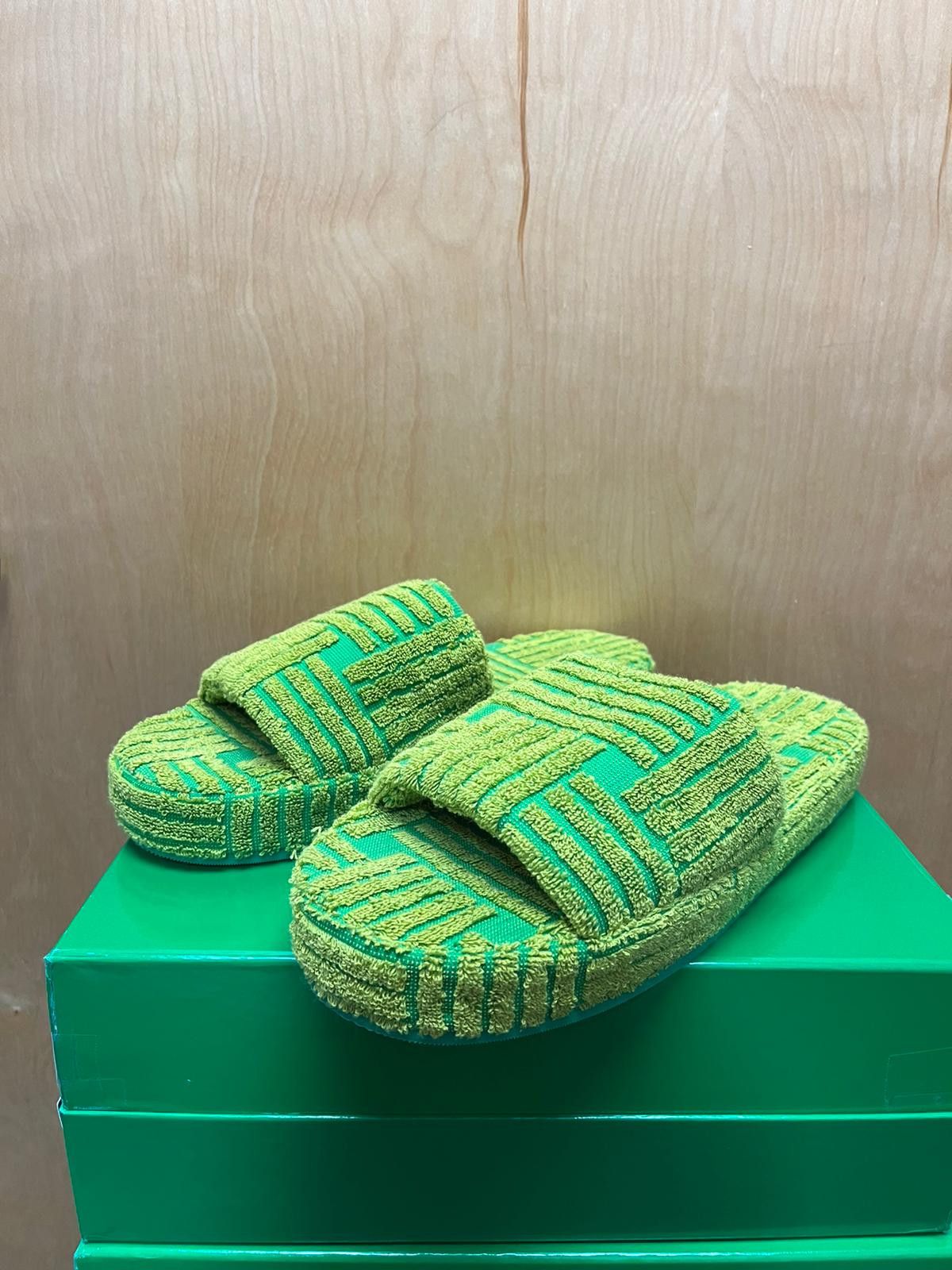 Bottega Veneta o1rshd1 Q:1 / Resort Sandal in Intrecciato Jacquard Parakeet Size US 8 / EU 41 - 2 Thumbnail