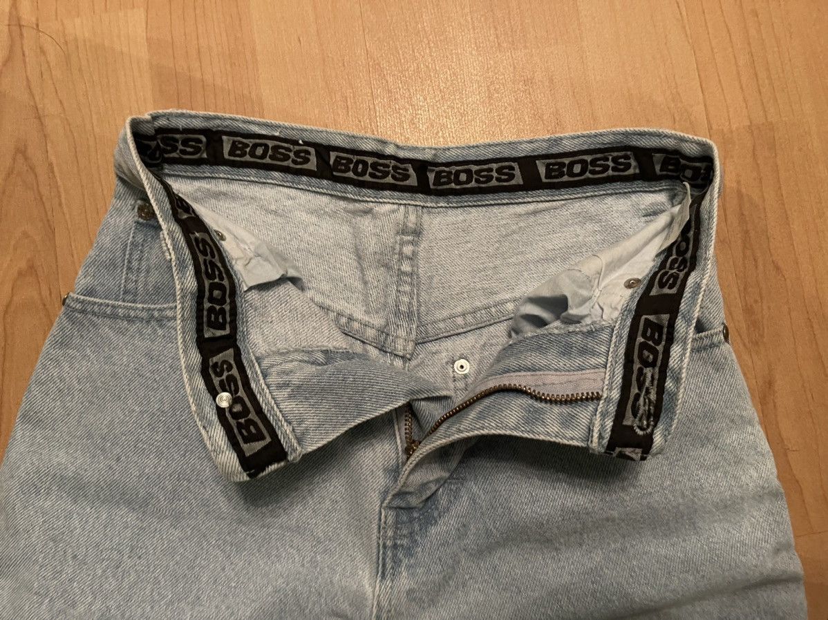 Hugo Boss × Vintage Hugo Boss vintage 90s big logo denim pants mom fit jeans Size 25" / US 0 / IT 36 - 9 Thumbnail