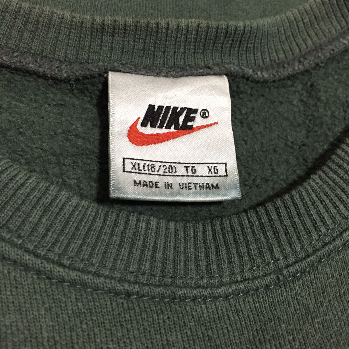 Nike × Vintage Vintage Nike Big Swoosh Patches Logo Sweatshirt Size US L / EU 52-54 / 3 - 5 Thumbnail