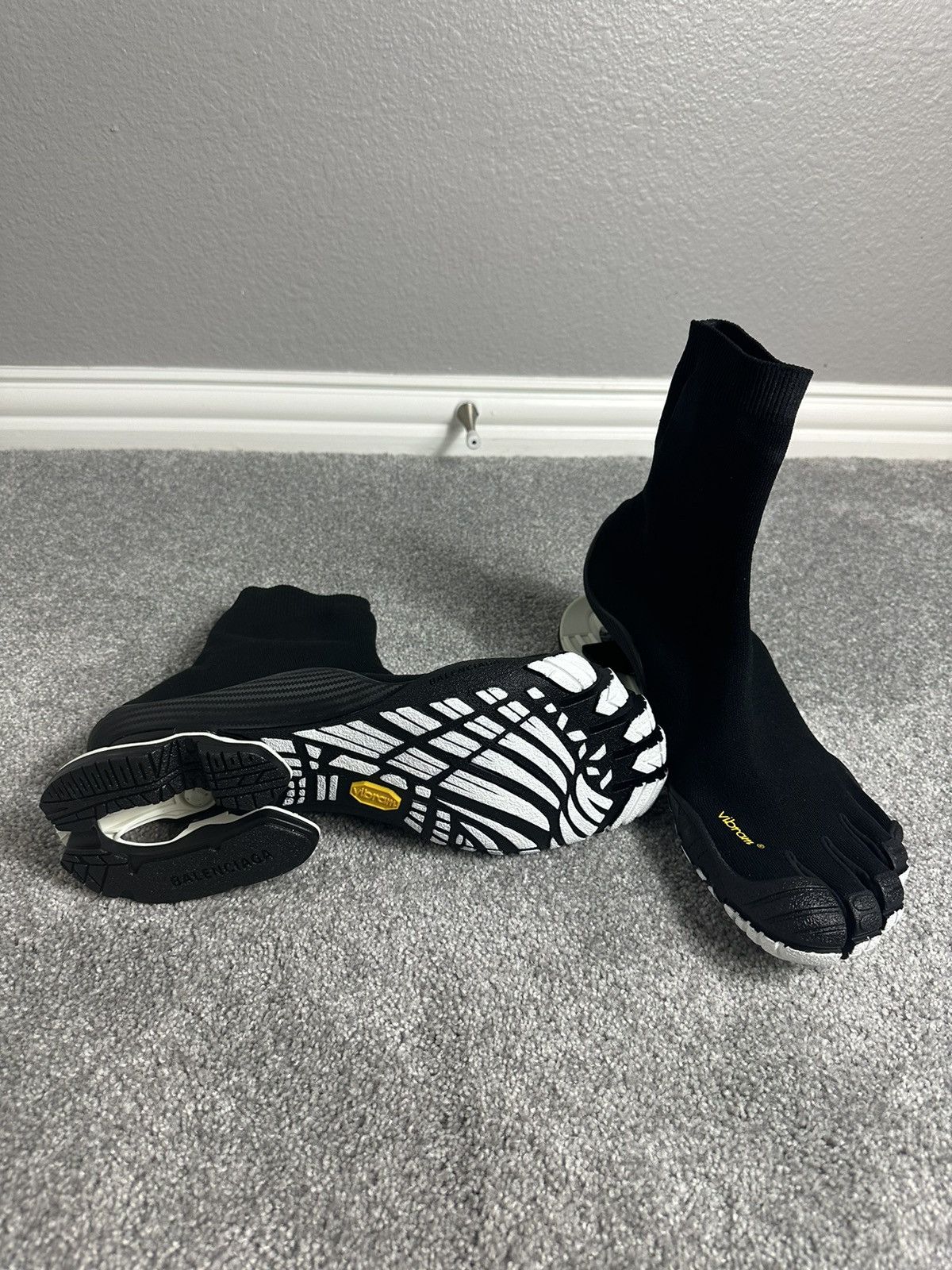 Balenciaga balenciaga x vibram Size US 12 / EU 45 - 3 Thumbnail