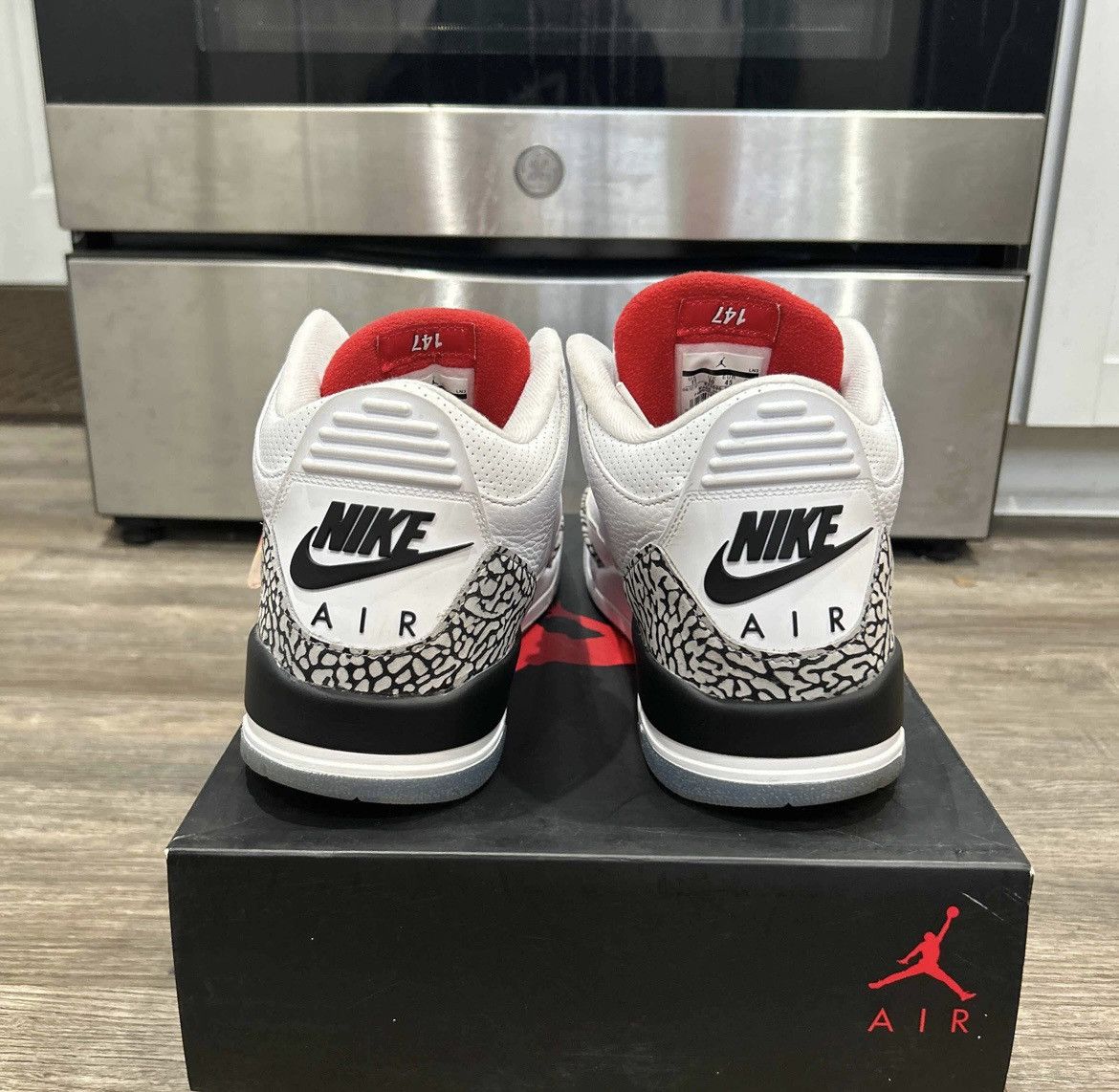 Jordan Brand Jordan 3 Free Throw Line Size 11 Size US 11 / EU 44 - 4 Thumbnail