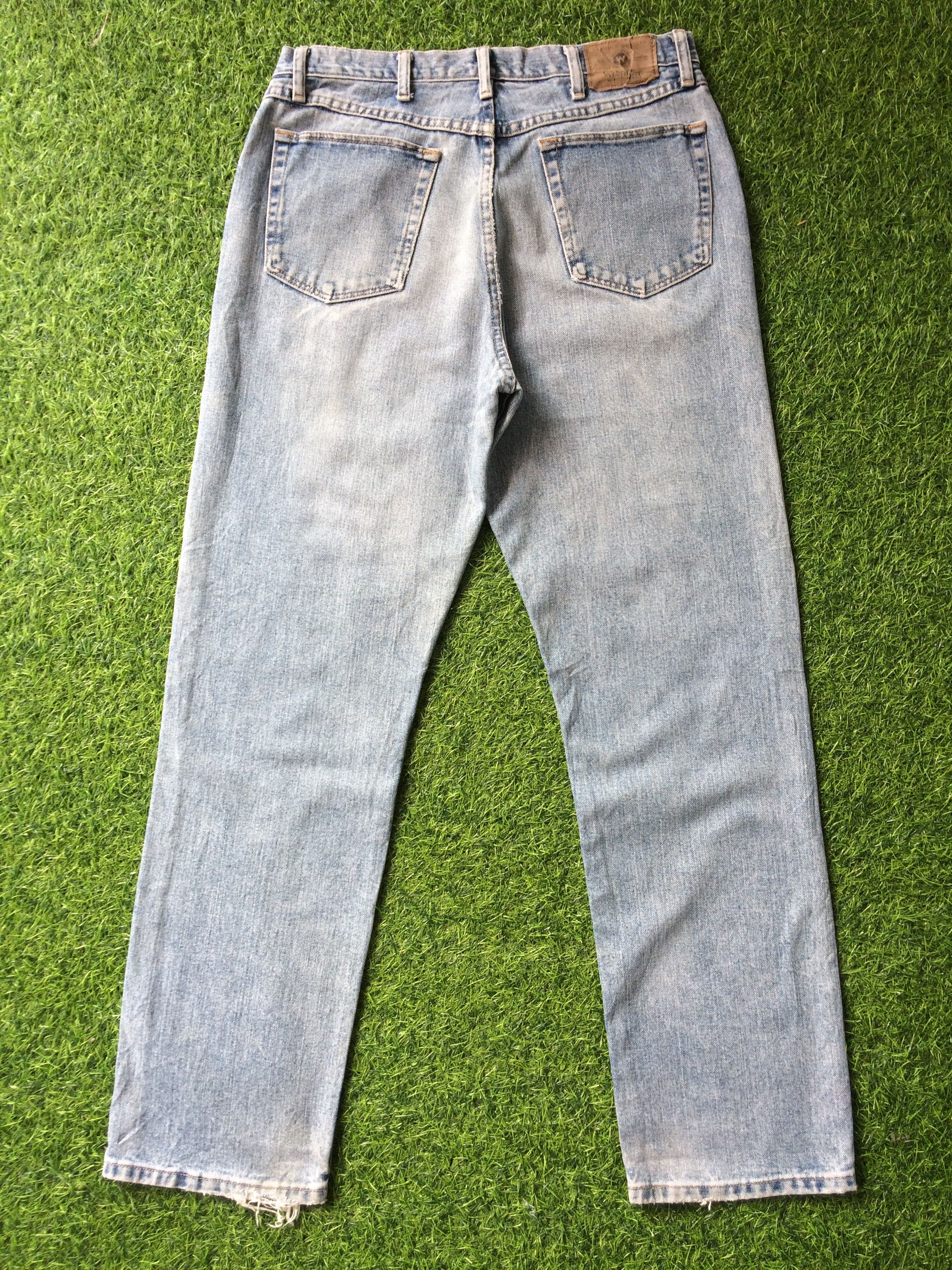 Vintage Vintage Light Wash Distressed Jeans #B-593 Size US 33 - 2 Thumbnail