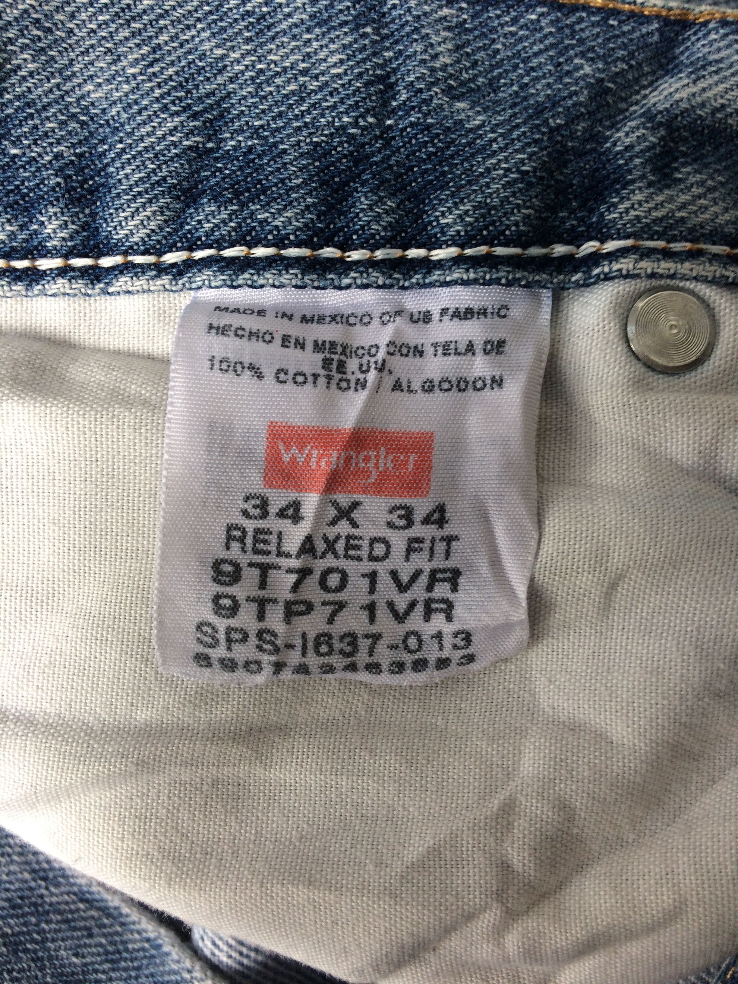 Vintage Vintage Light Wash Distressed Jeans #B-593 Size US 33 - 10 Thumbnail
